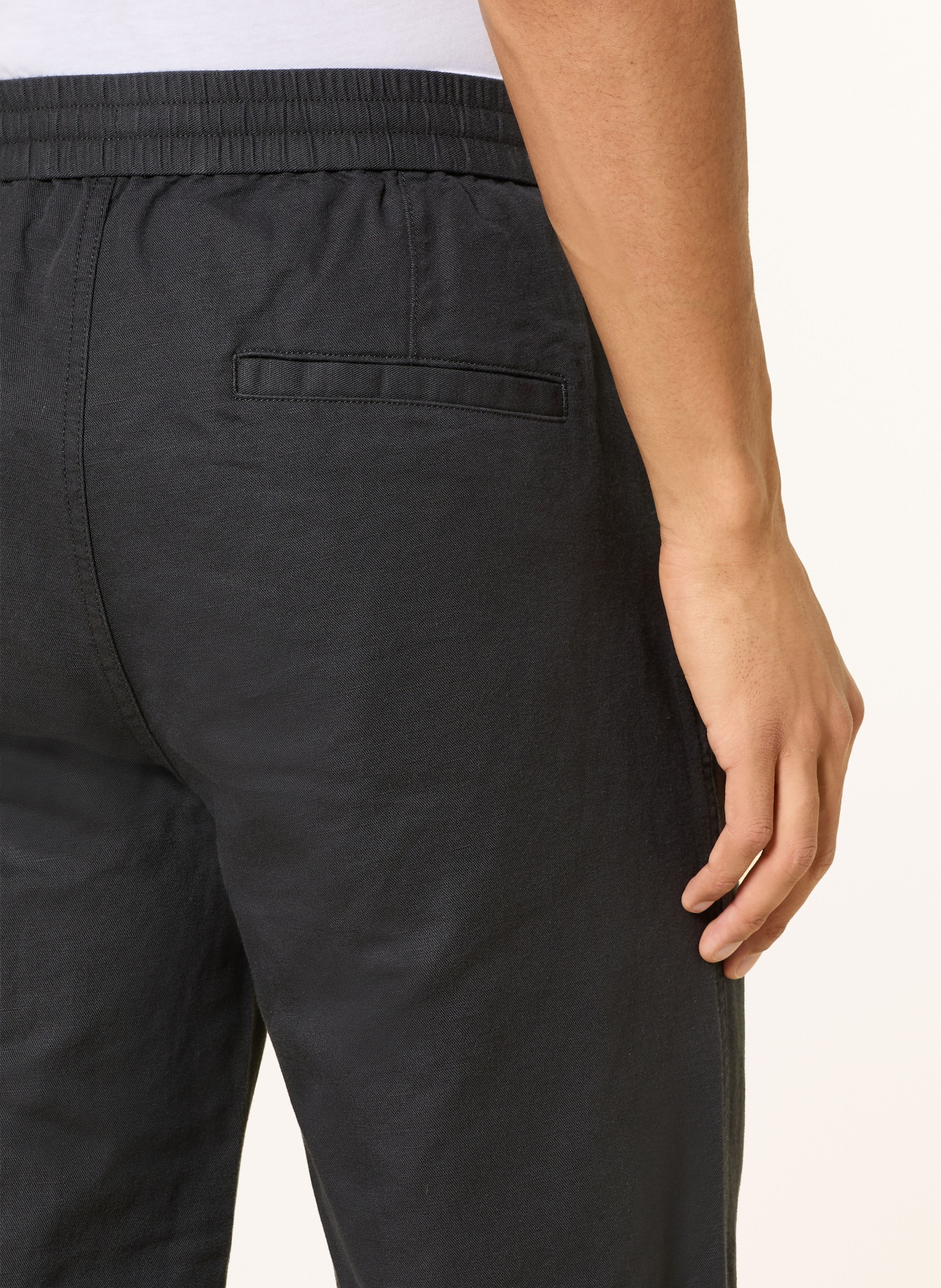 ARKET Chino coupe classique: NOIR