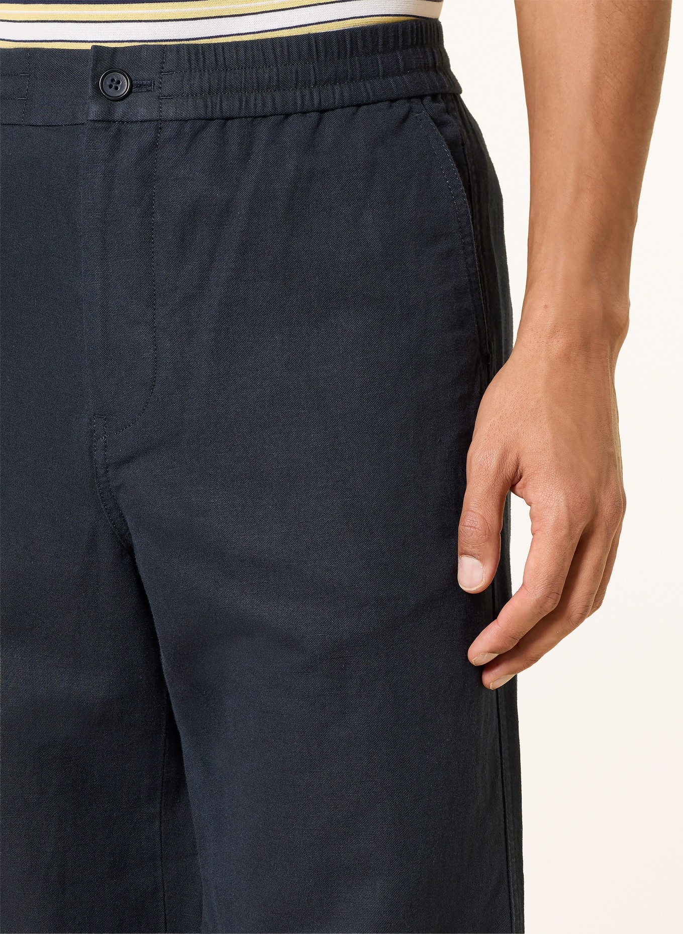 ARKET Spodnie chino o regularnym kroju: GRANATOWY