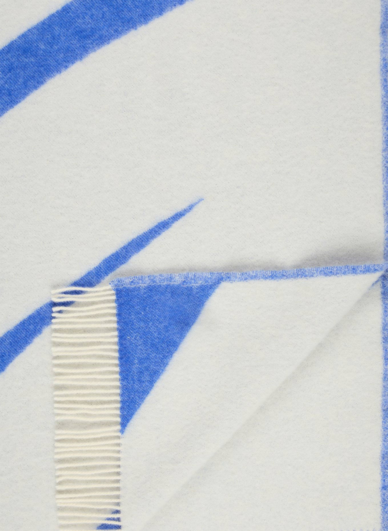 MAISON DEUX SWIRL Throw: WHITE / BLUE