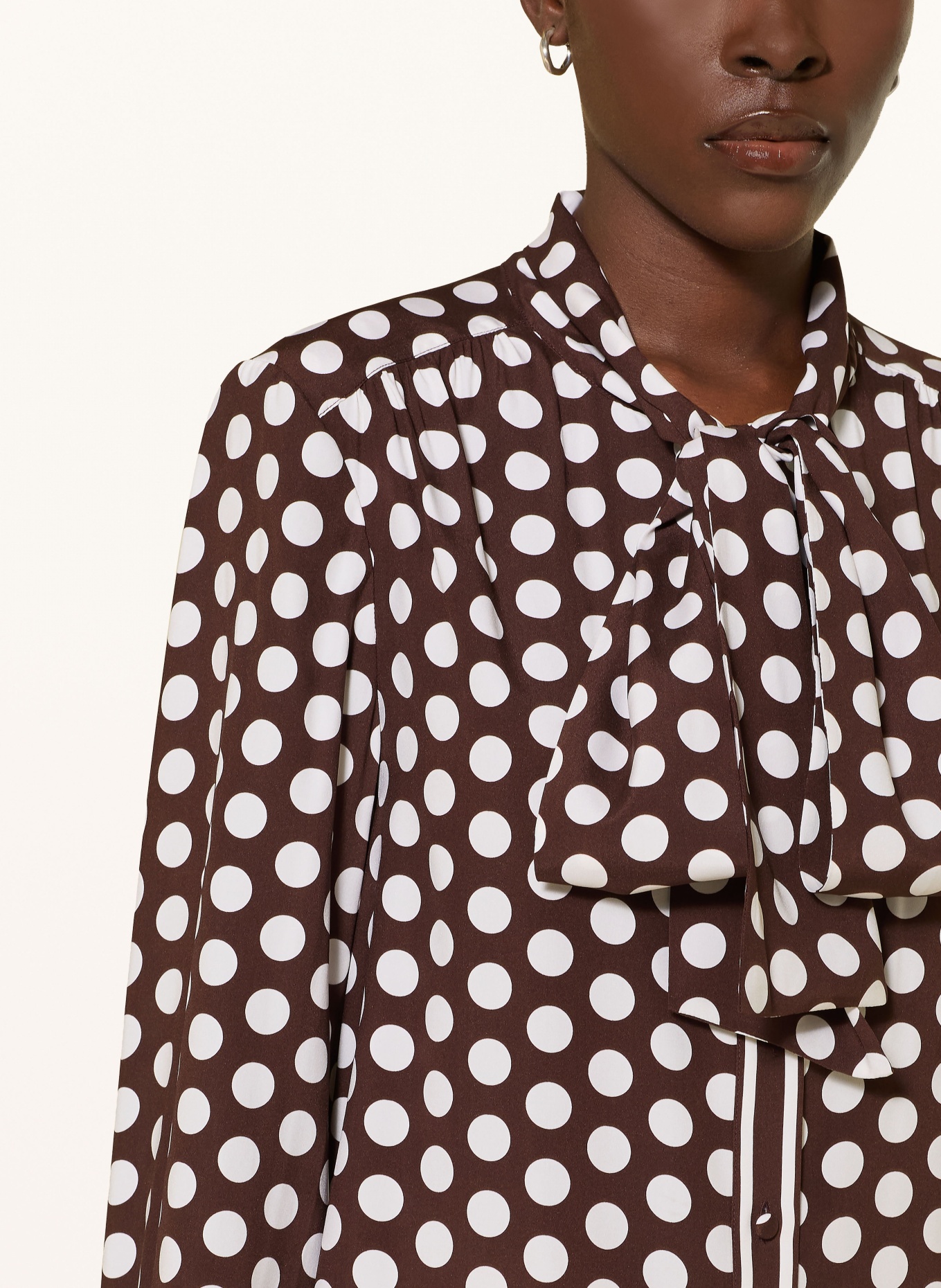 HERZENS Silk bow-tie blouse: BROWN / WHITE