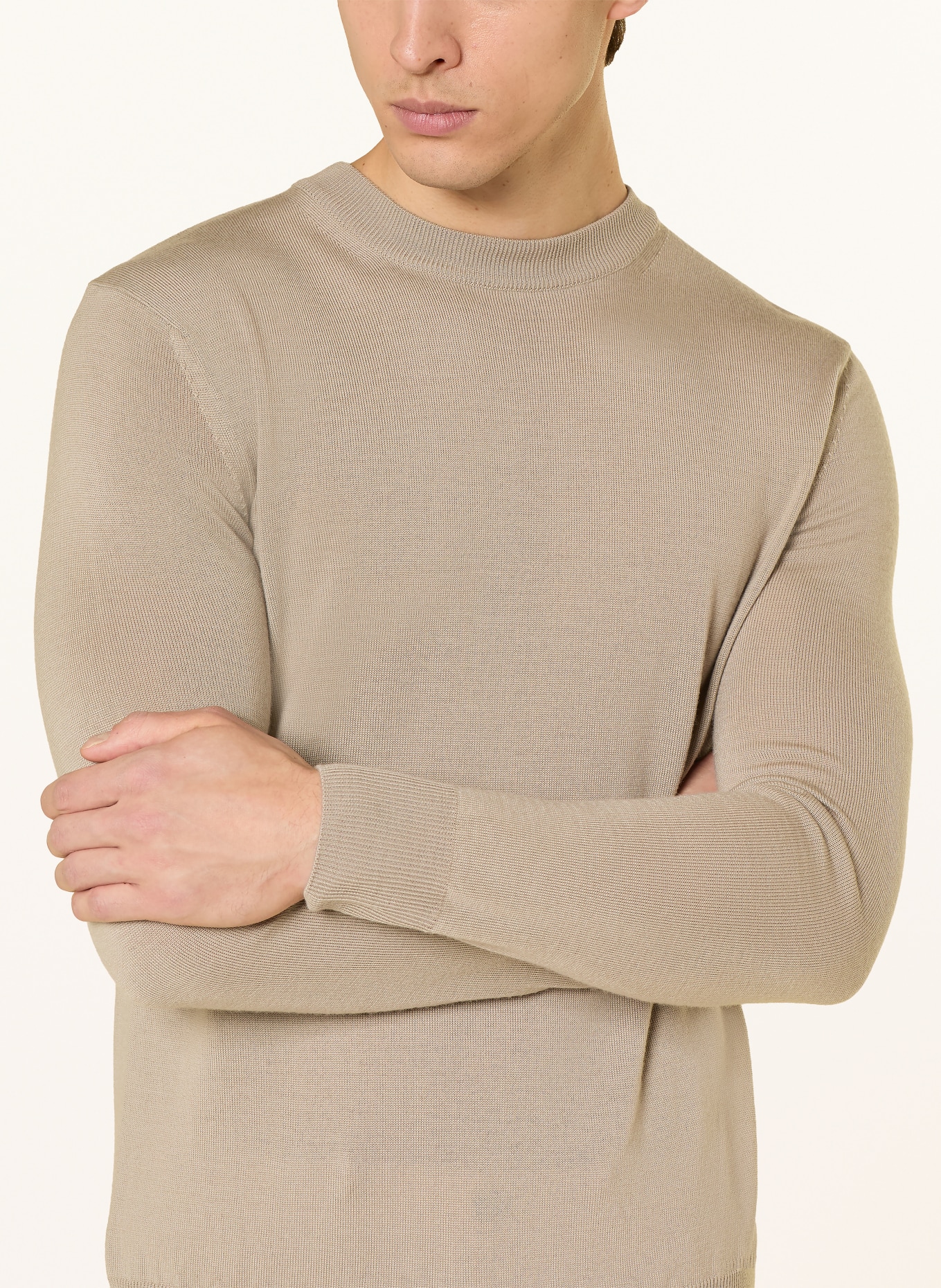 Aurélien Svetr CITY CREW: ČERNOŠEDÁ