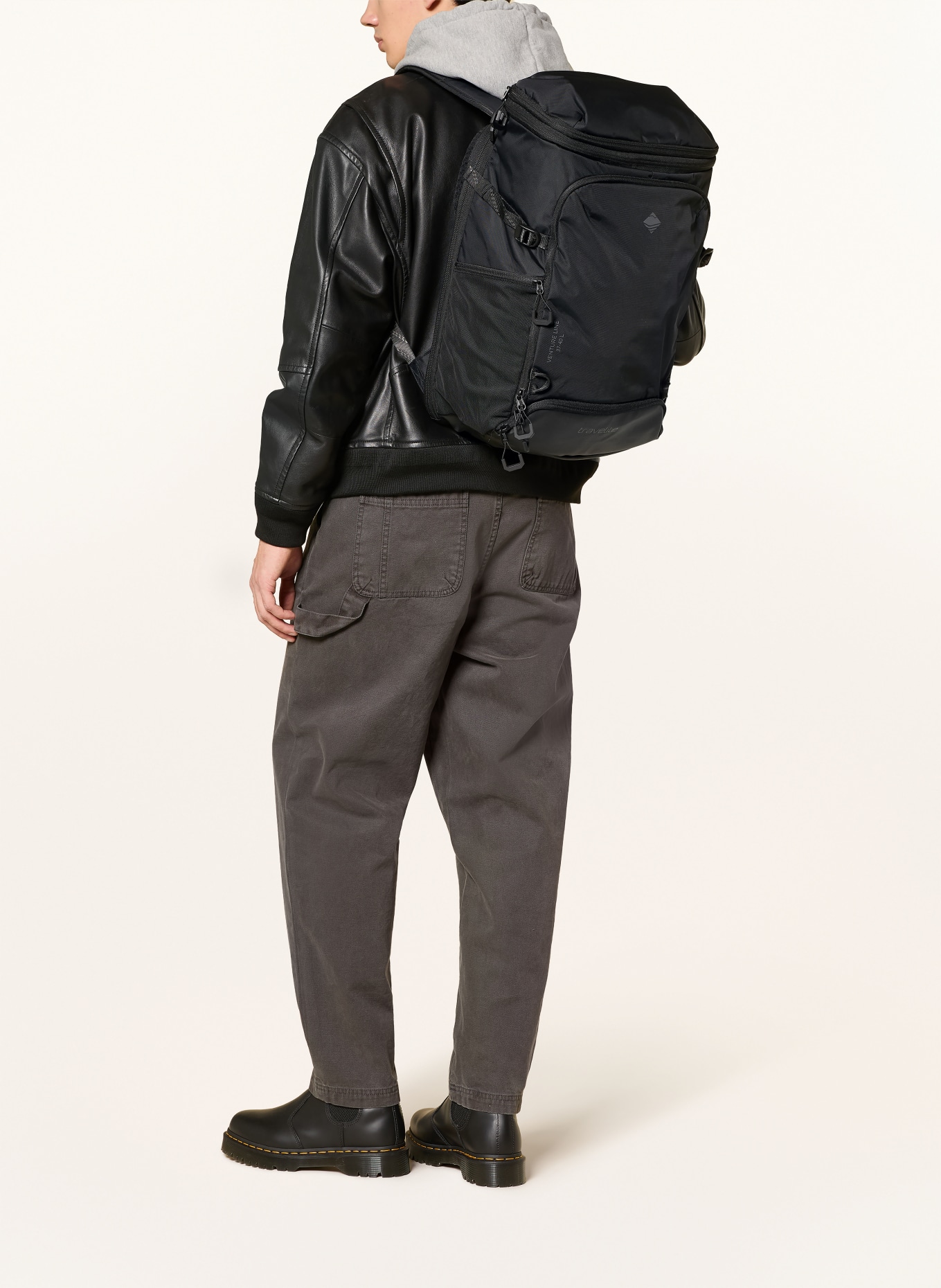 travelite Rugzak VENTURE LINE XL 37 l met laptopvak: ZWART