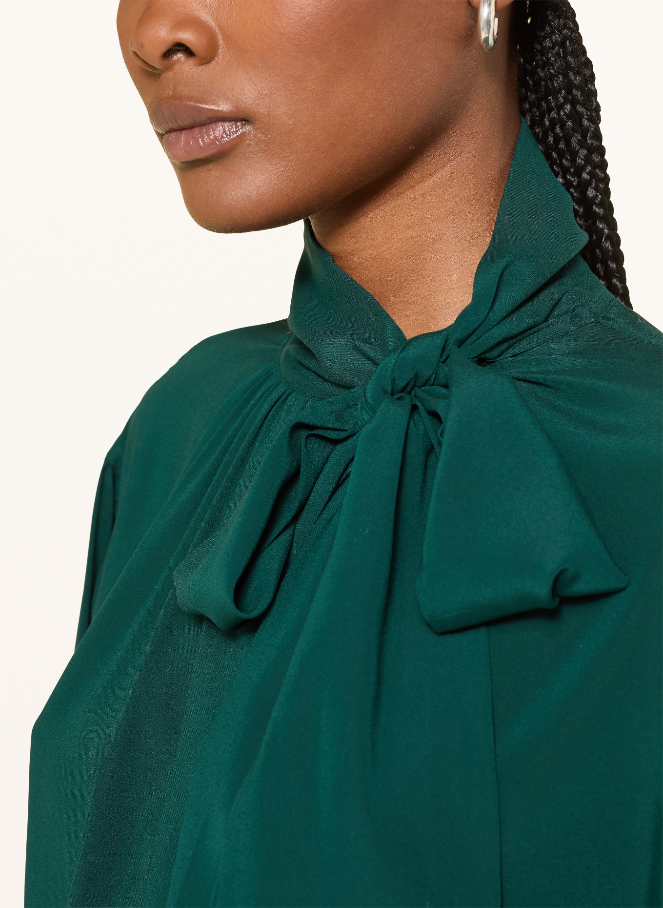 Alcidia da Veiga Zijden blouse met strik: DONKERGROEN