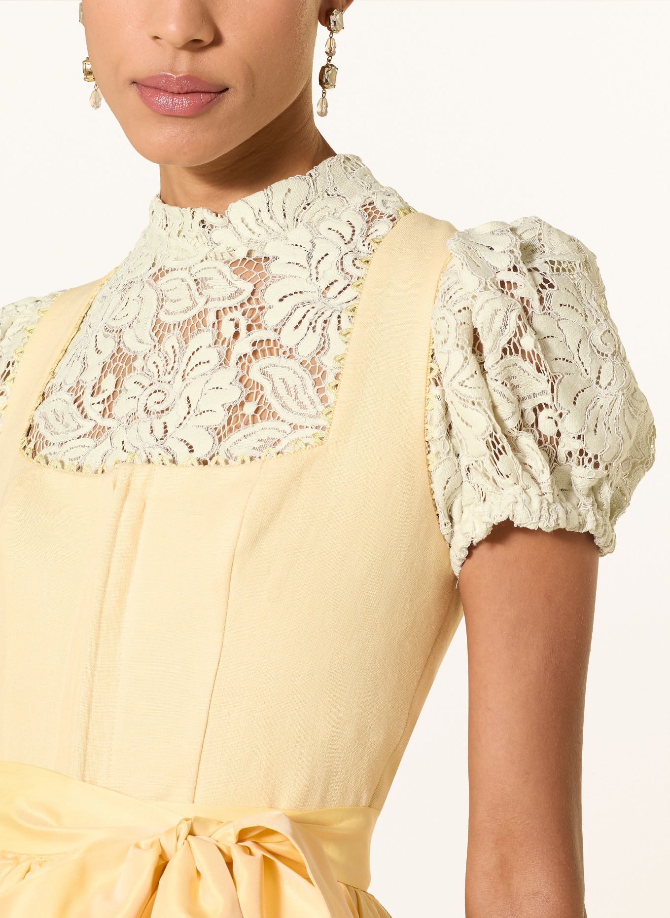 KINGA MATHE Dirndbluse PINA aus Spitze: BEIGE