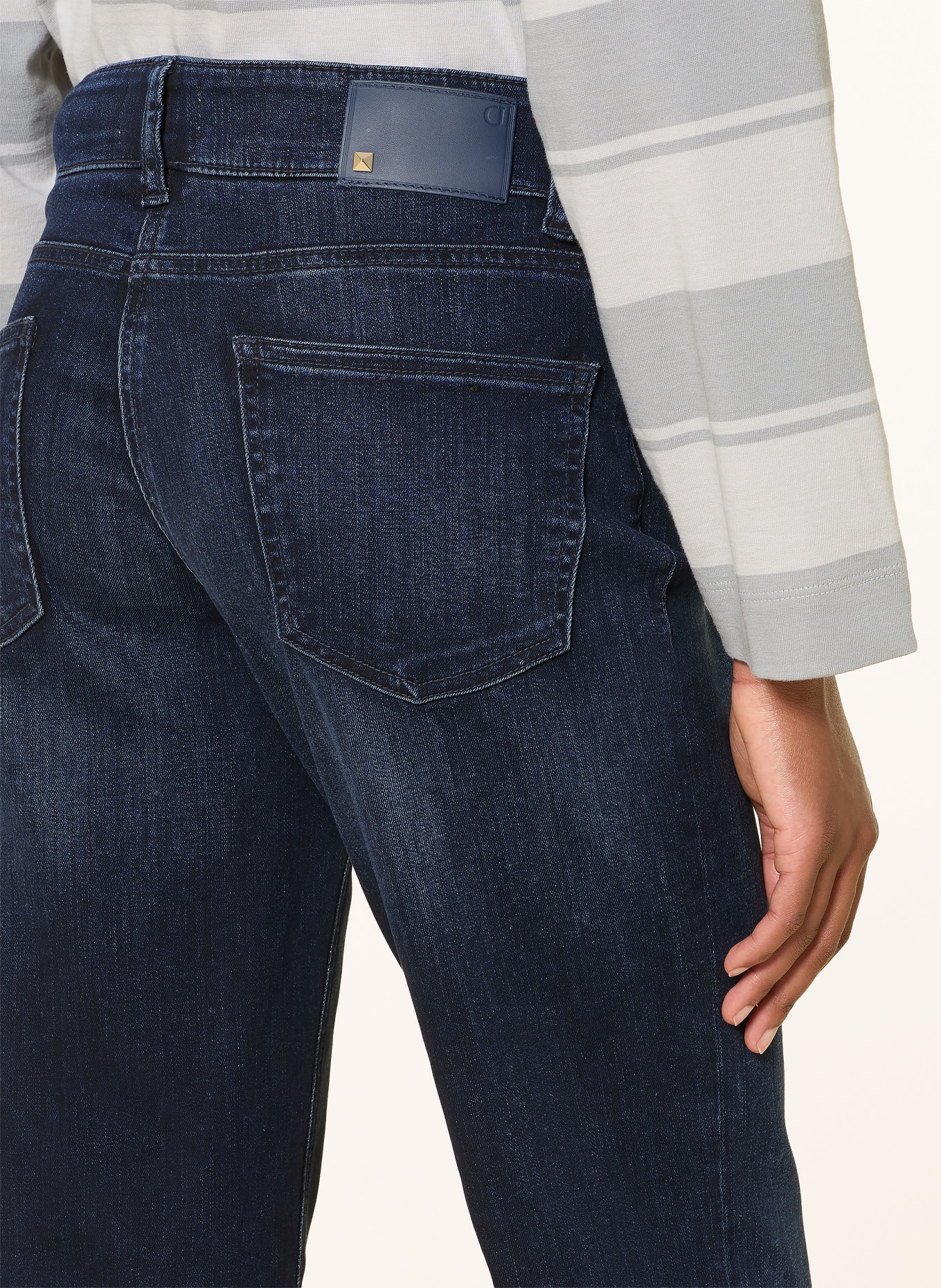 CAMBIO TESSA-jeans met uitlopende pijpen en studs: 5060 soft cozy blue