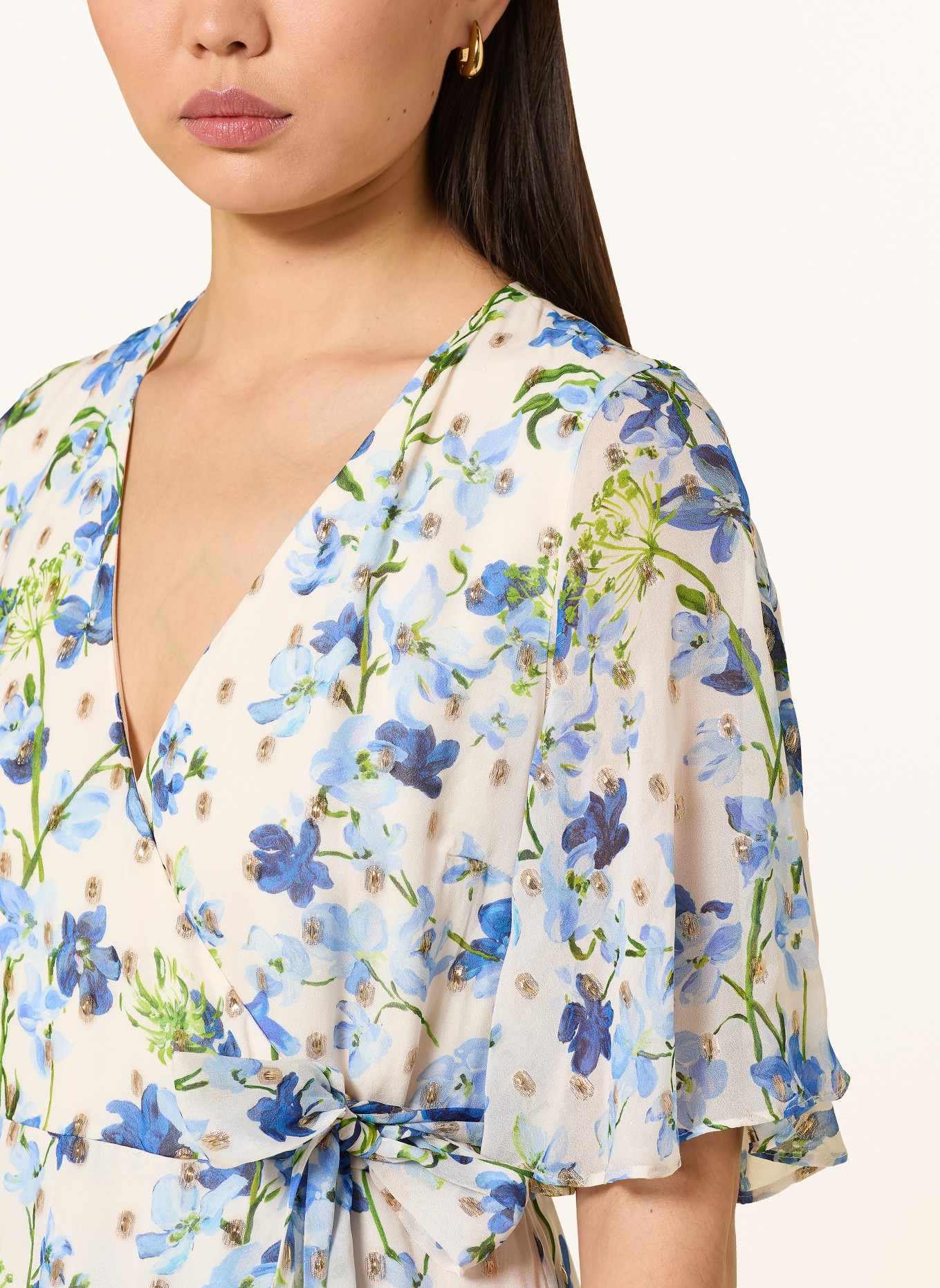 Phase Eight Wickelkleid JULIETTE mit Glitzergarn und Volants: ECRU / GOLD / DUNKELBLAU