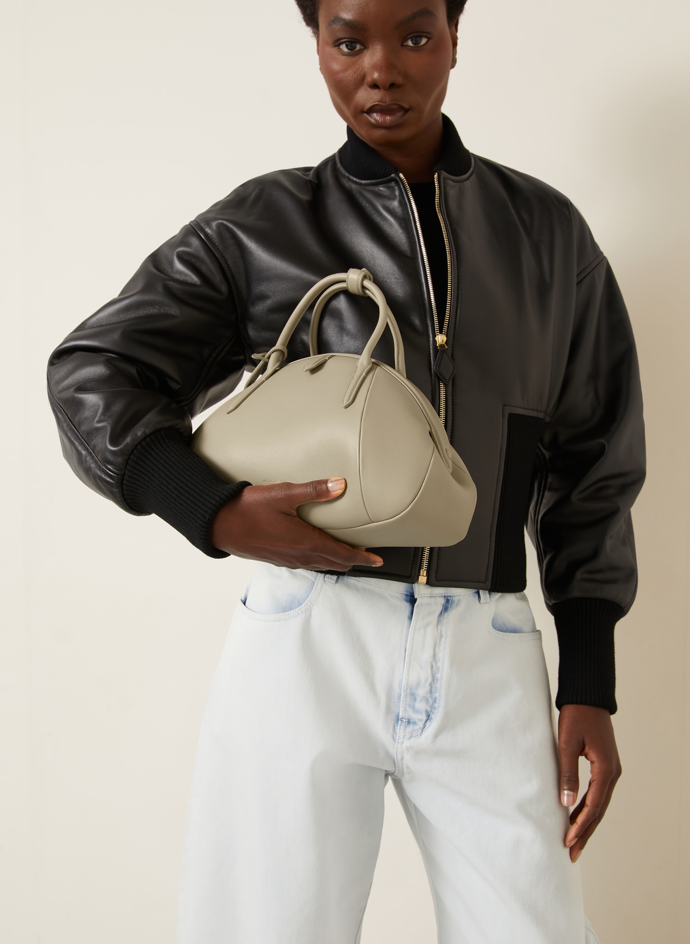 ALAÏA Handbag: BEIGE