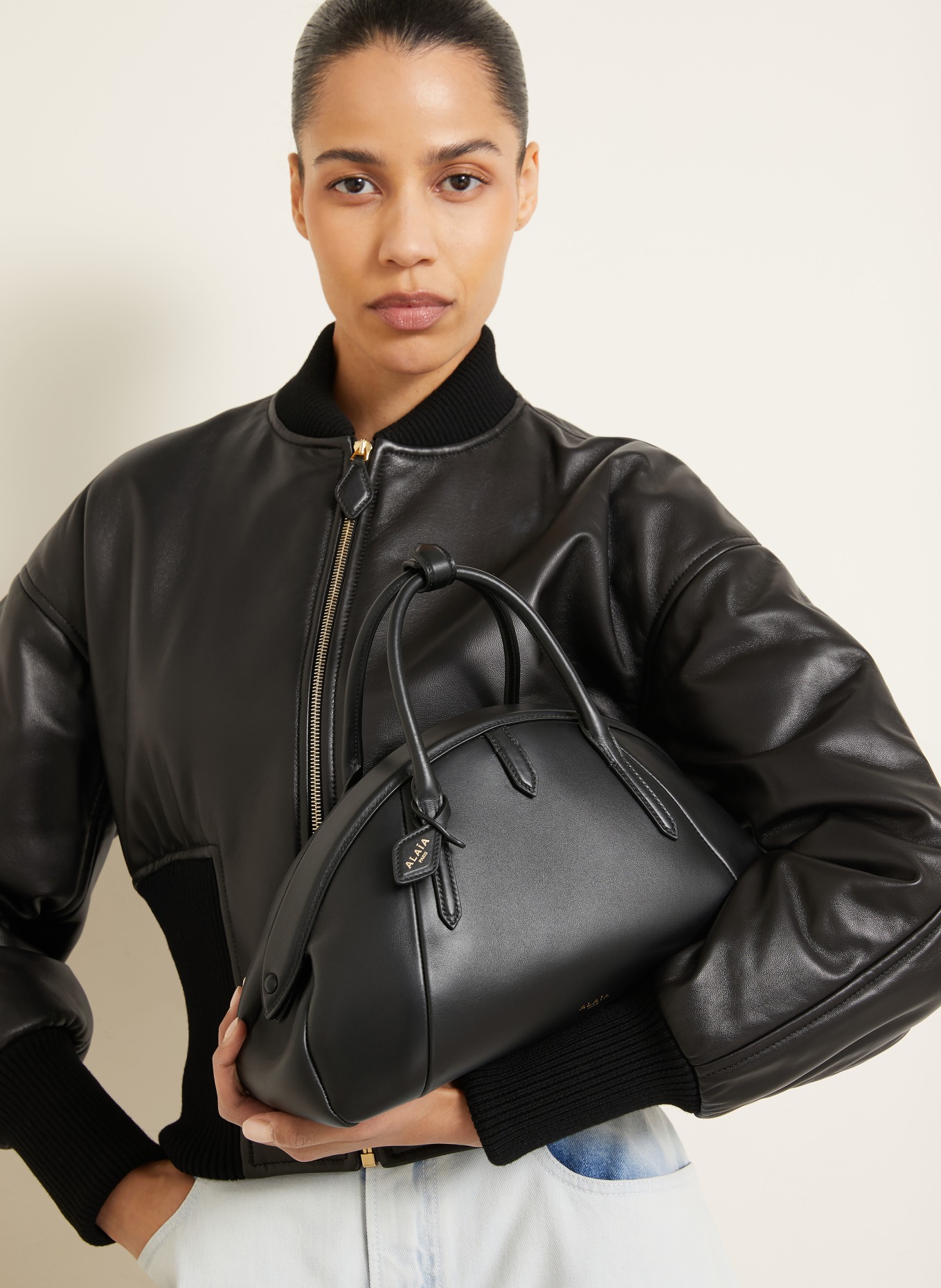 ALAÏA handtas: ZWART / GOUD