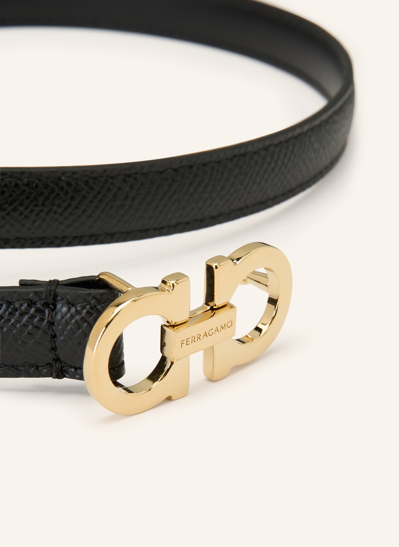 FERRAGAMO Leren riem: ZWART / GOUD