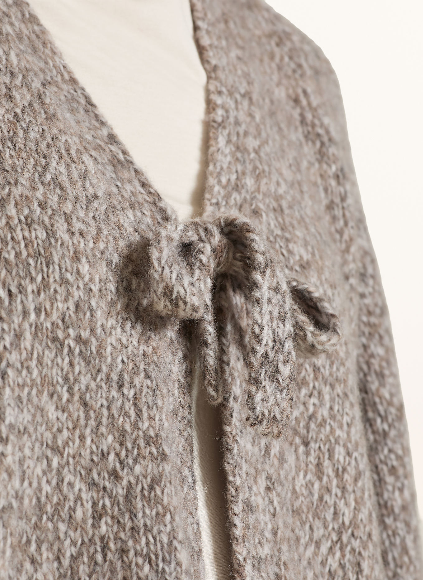 CINQUE CIMOULI Knitted Cover: TAUPE / ECRU