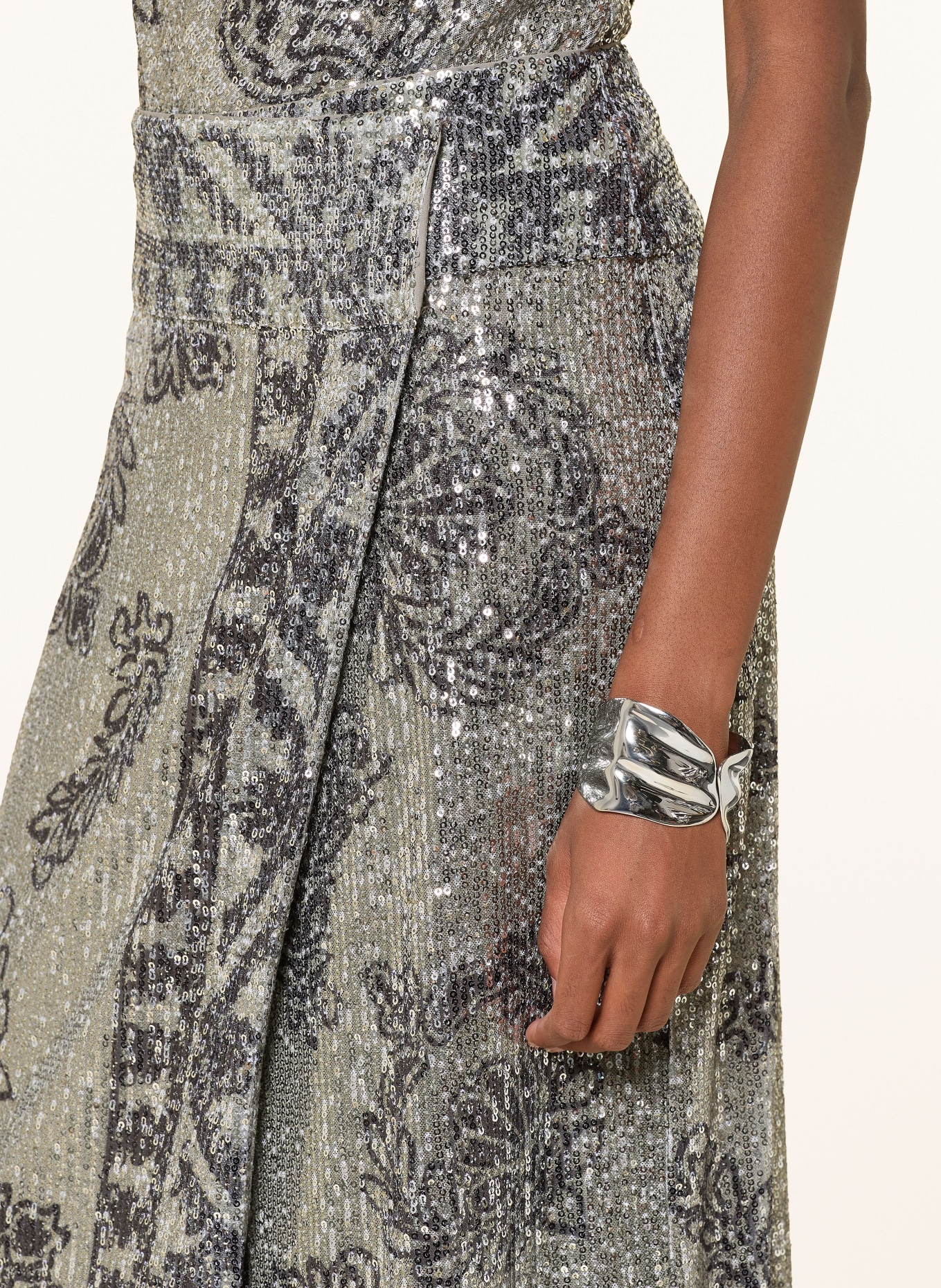 ba&sh Wickelrock SILVIA mit Pailletten: SCHWARZ / SILBER