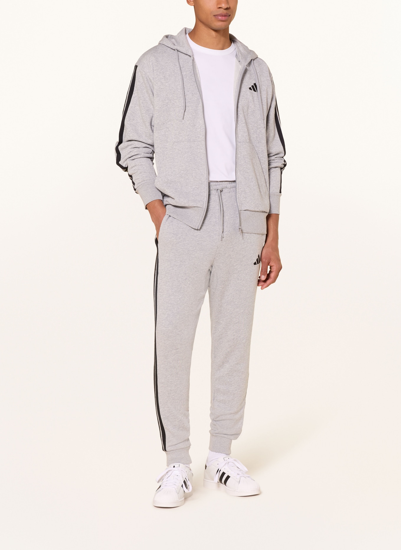 adidas Sweatjacke ESSENTIALS 3-STREIFEN FRENCH TERRY: GRAU / SCHWARZ