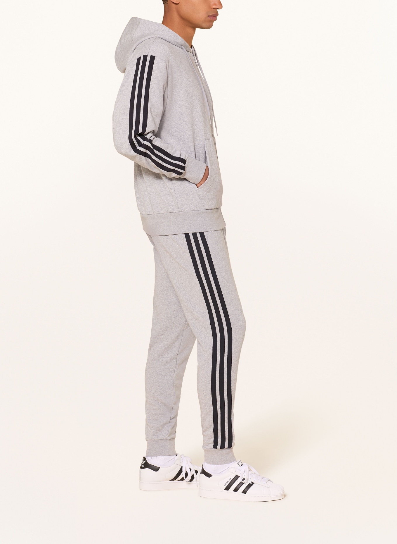 adidas Sweatjacke ESSENTIALS 3-STREIFEN FRENCH TERRY: GRAU / SCHWARZ