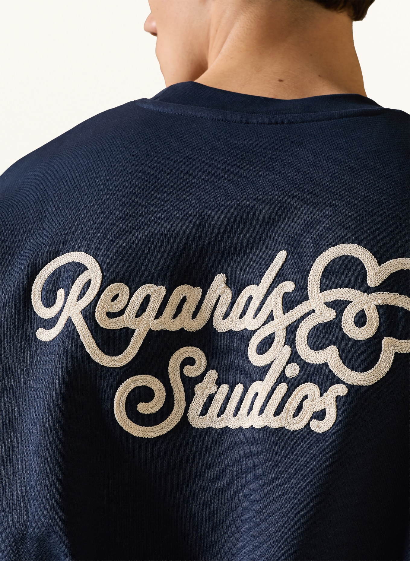 REGARDS Sweatshirt FLOWER ICON '26: DUNKELBLAU / WEISS