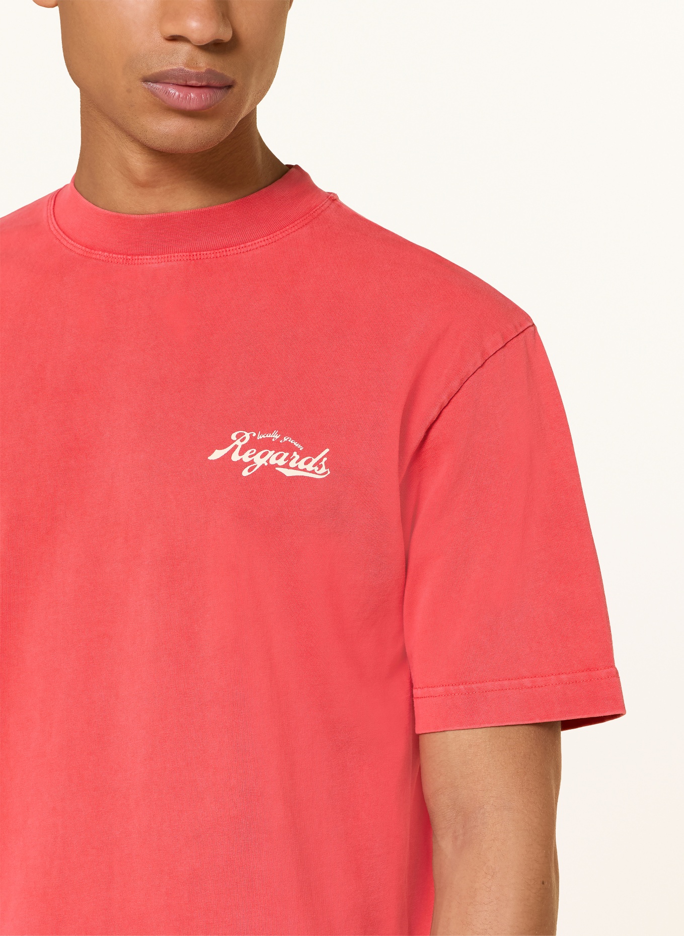 REGARDS T-Shirt: HELLROT / WEISS