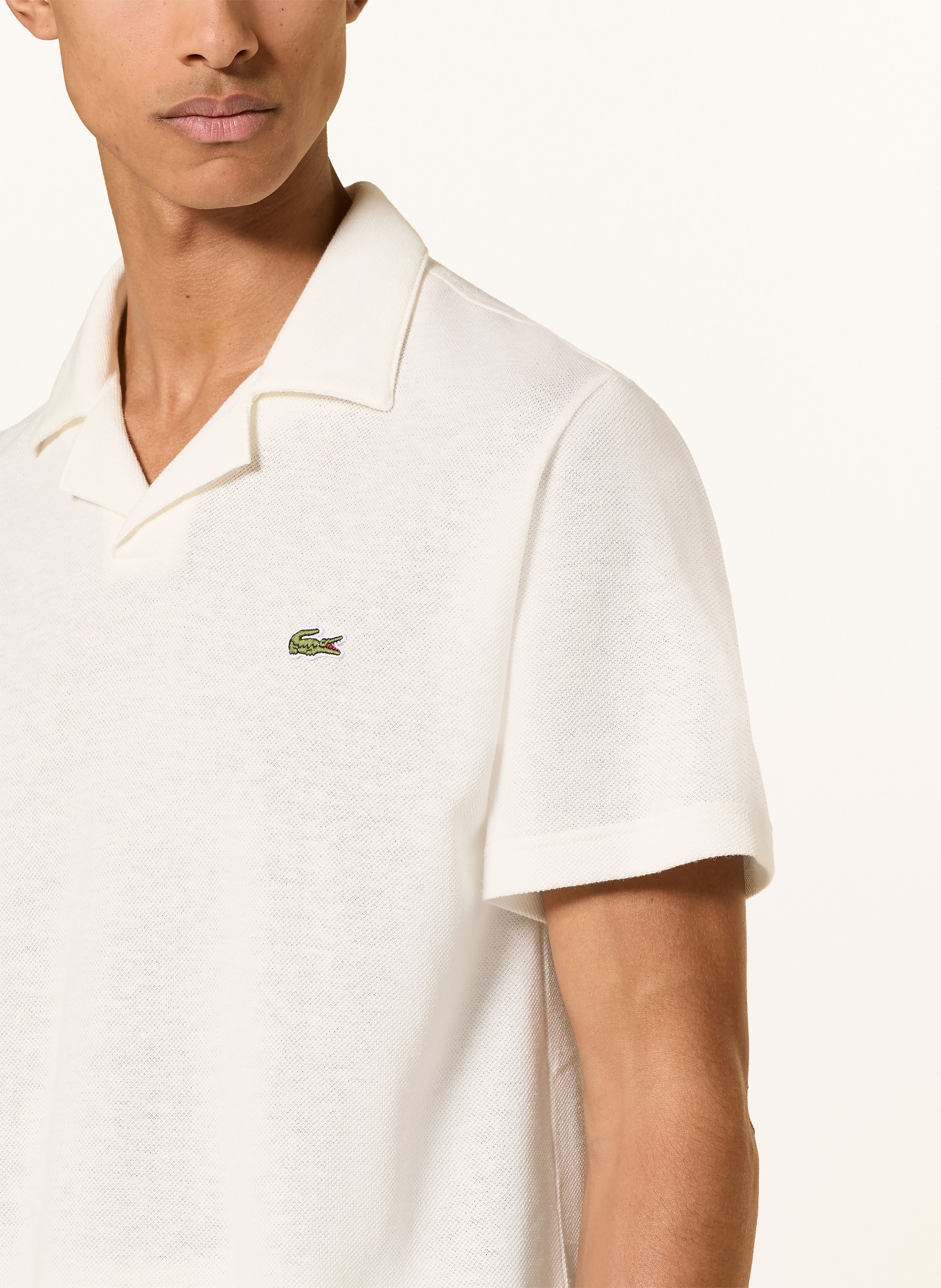 LACOSTE Classic Fit Piqué Polo Shirt: WHITE