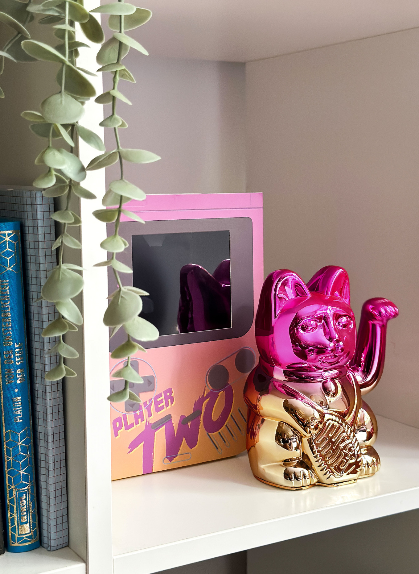 DONKEY Dekofigur LUCKY CAT PLAYER TWO: FUCHSIA