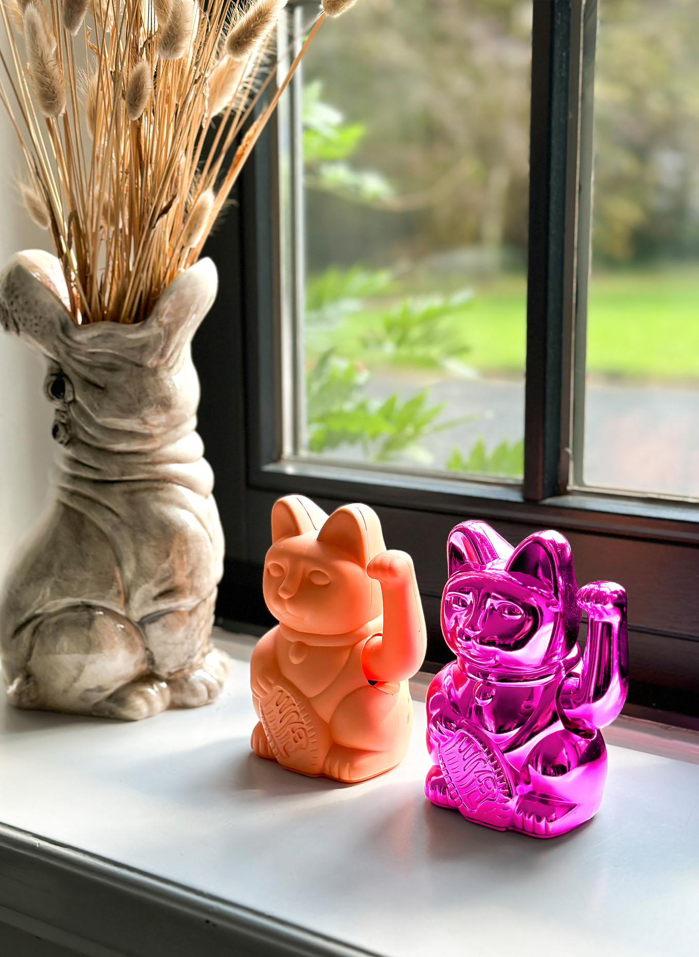 DONKEY LUCKY CAT Decorative Figurine: FUCHSIA