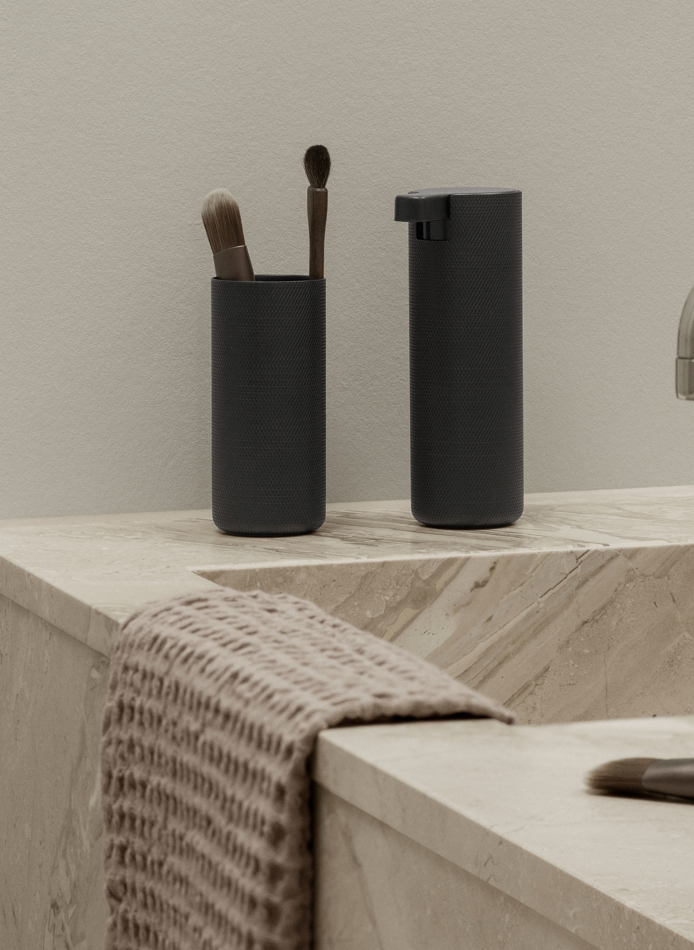 blomus Zahnputzbecher MODO: SCHWARZ