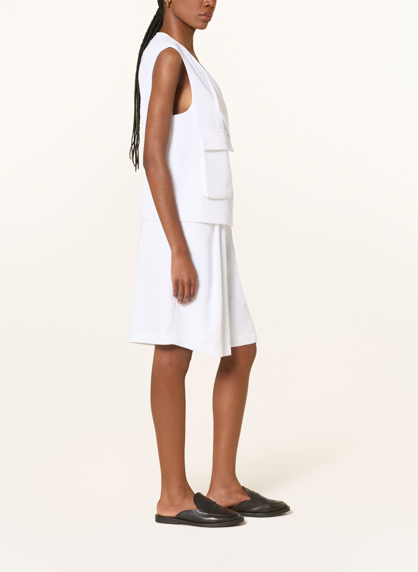 ARMANI EXCHANGE Bermudas mit Plissees: WEISS