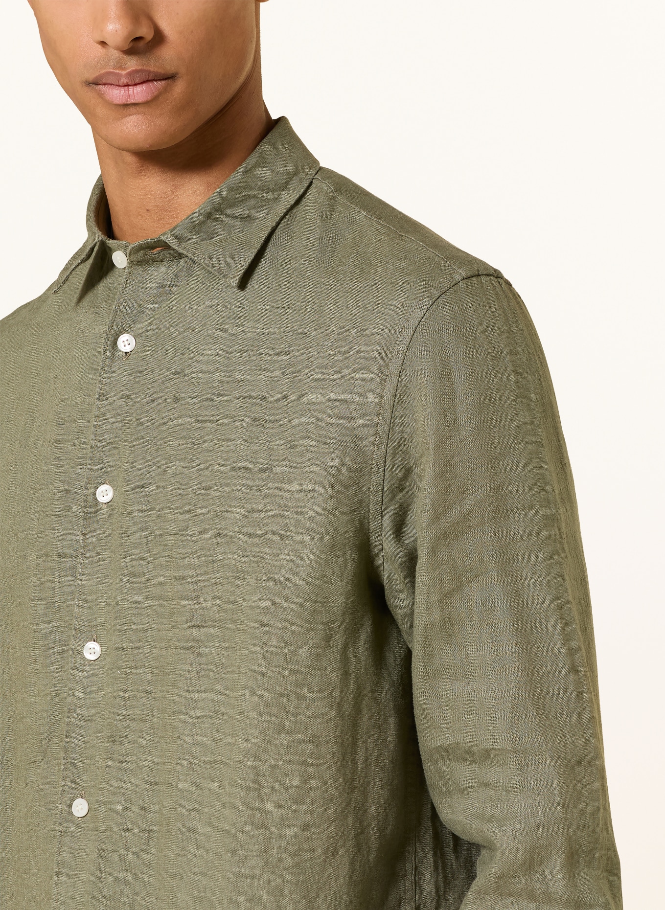 ARKET Linnen overhemd met normale pasvorm: OLIJF