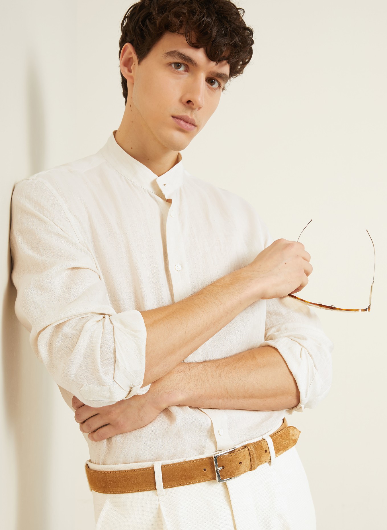 BRUNELLO CUCINELLI Easy-Fit Linen Shirt with Stand-Up Collar: CREAM