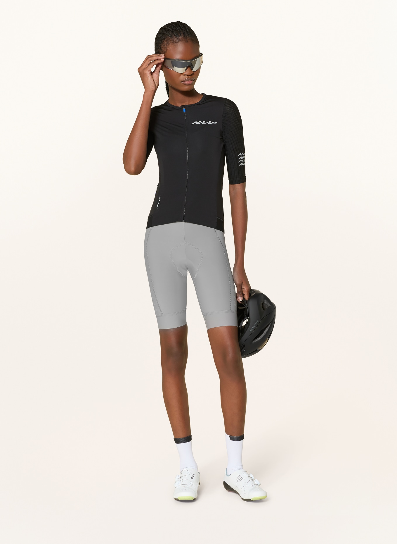 MAAP Radhose TEAM BIB EVO mit Trägern und gepolstertem Einsatz: GRAU / WEISS