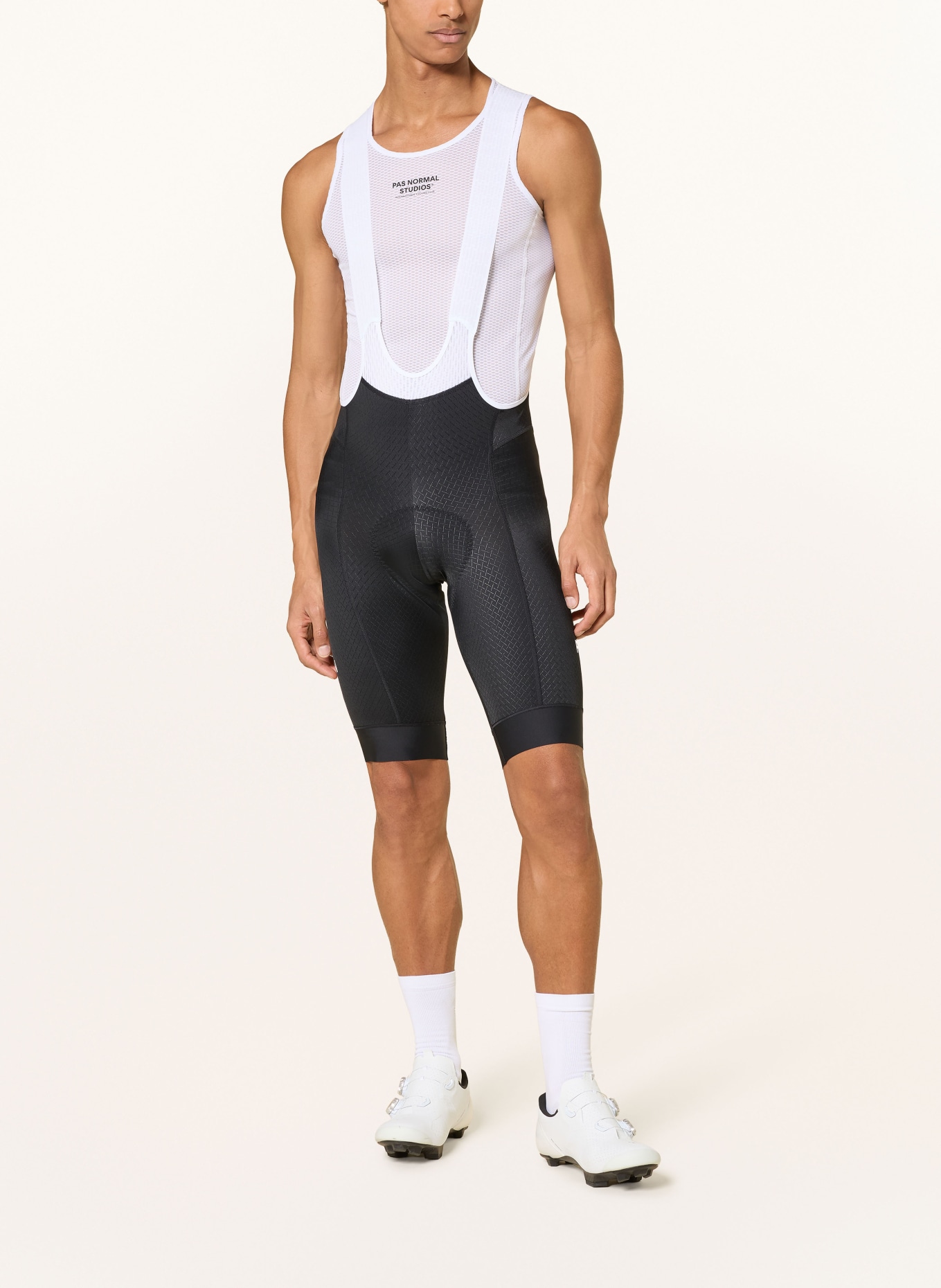 PAS NORMAL STUDIOS Radhose MECHANISM BIBS mit Trägern und gepolstertem Einsatz: SCHWARZ / WEISS