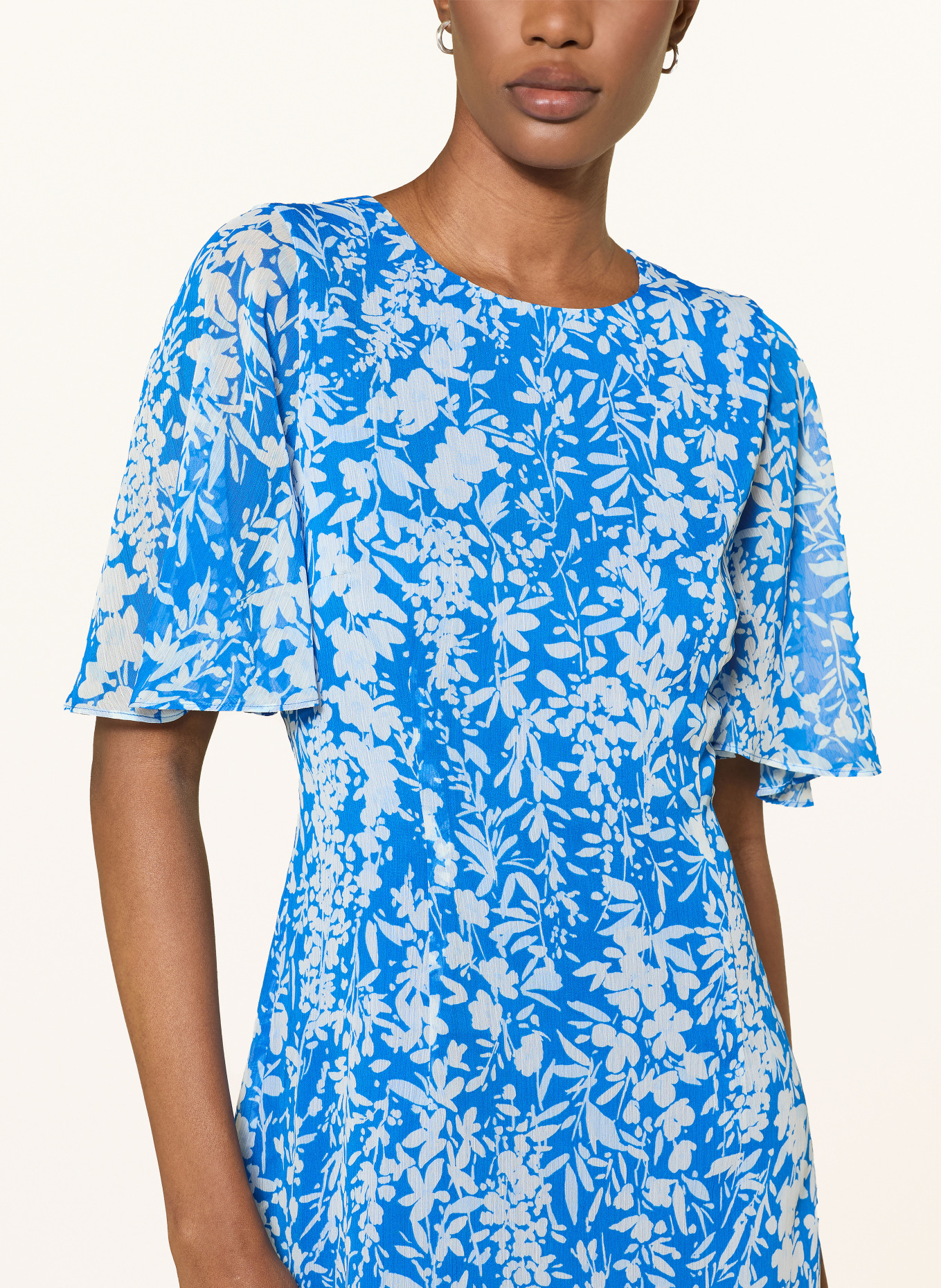 HOBBS Šaty IONA: MODRÁ / KRÉMOVÁ