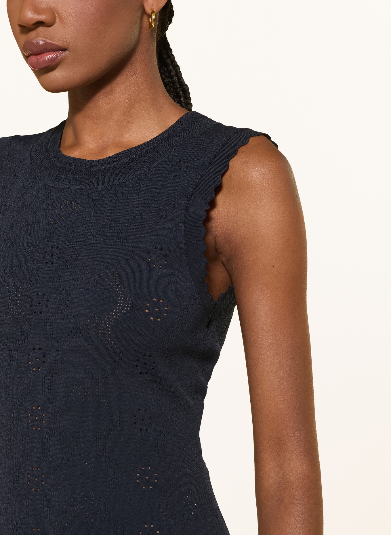 CLAUDIE PIERLOT Strickkleid mit Rüschen: DUNKELBLAU