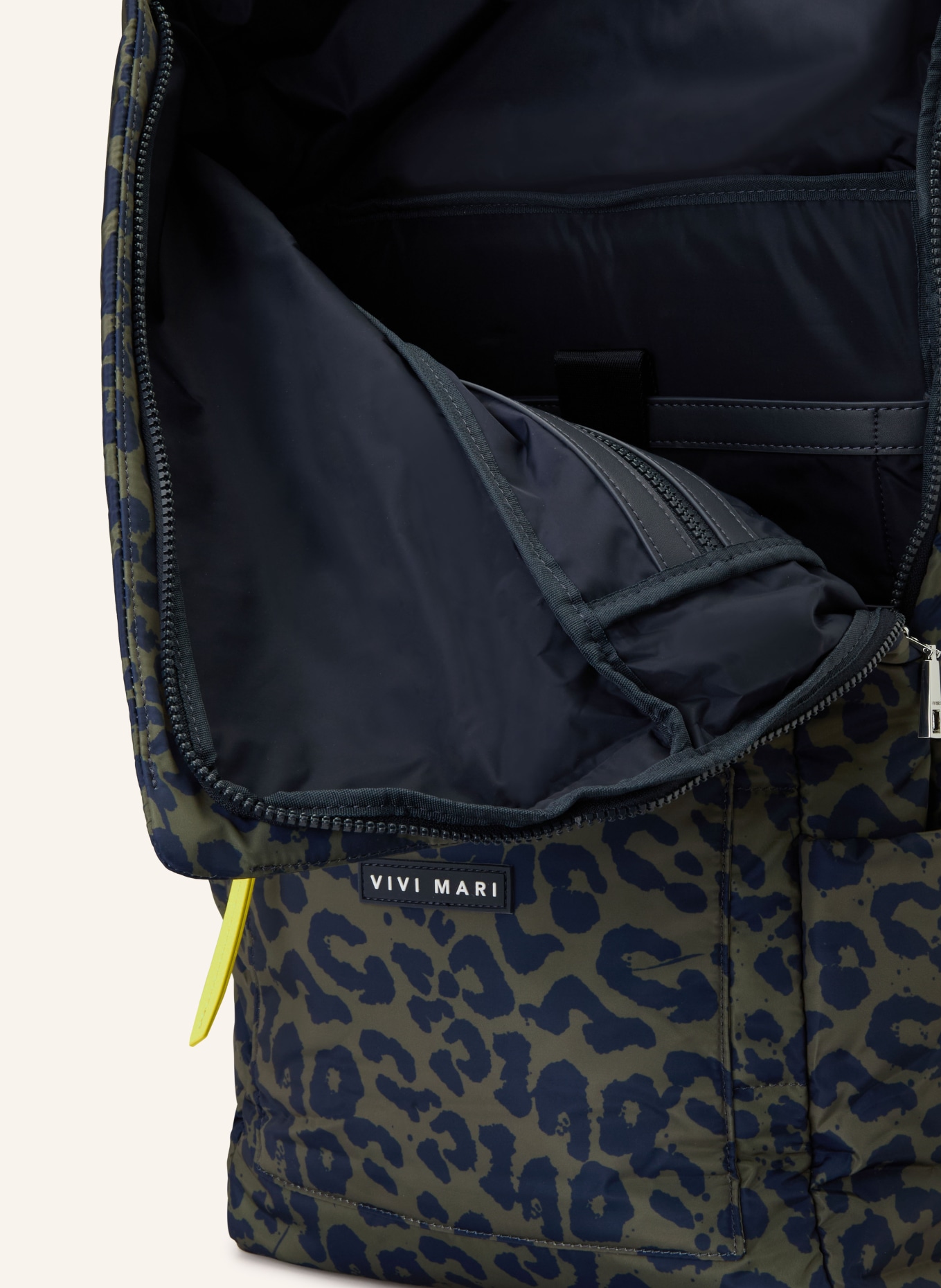 VIVI MARI Batoh 20 l s přihrádkou na notebook: ZELENÁ / ČERNÁ