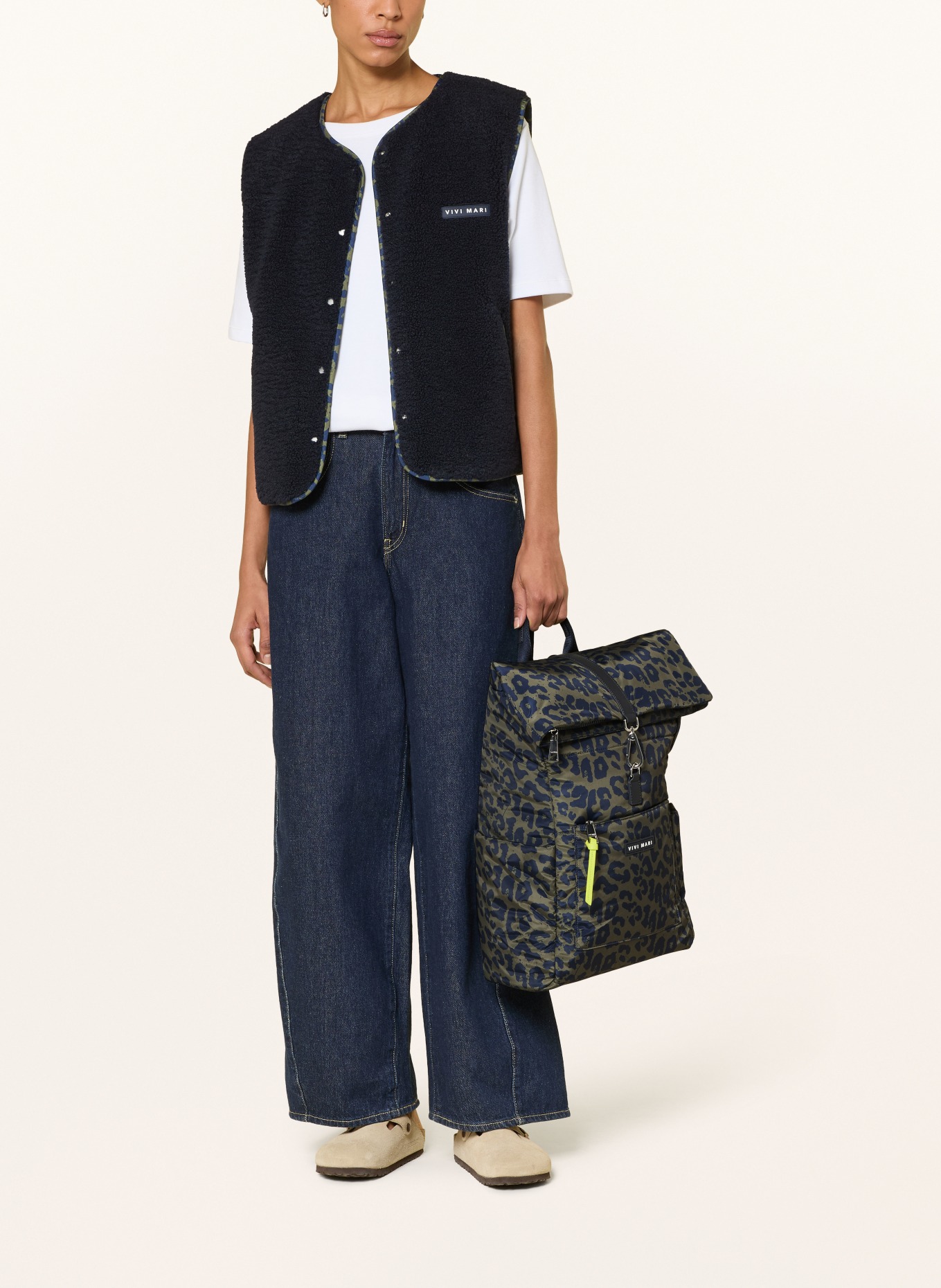 VIVI MARI 20-liter backpack with laptop compartment: GREEN / BLACK