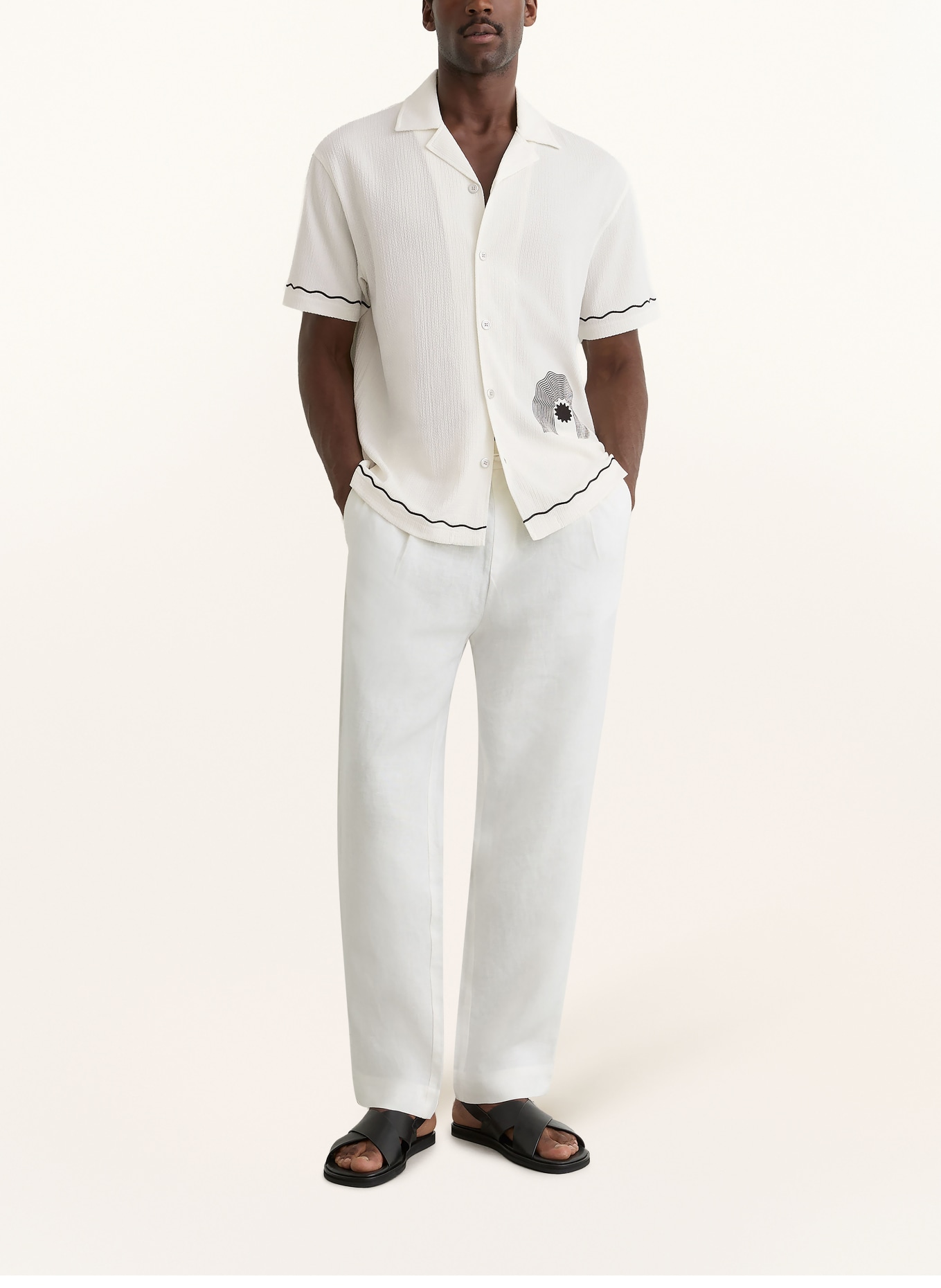 REISS Chemise de villégiature SOLANO Comfort Fit: BLANC / NOIR