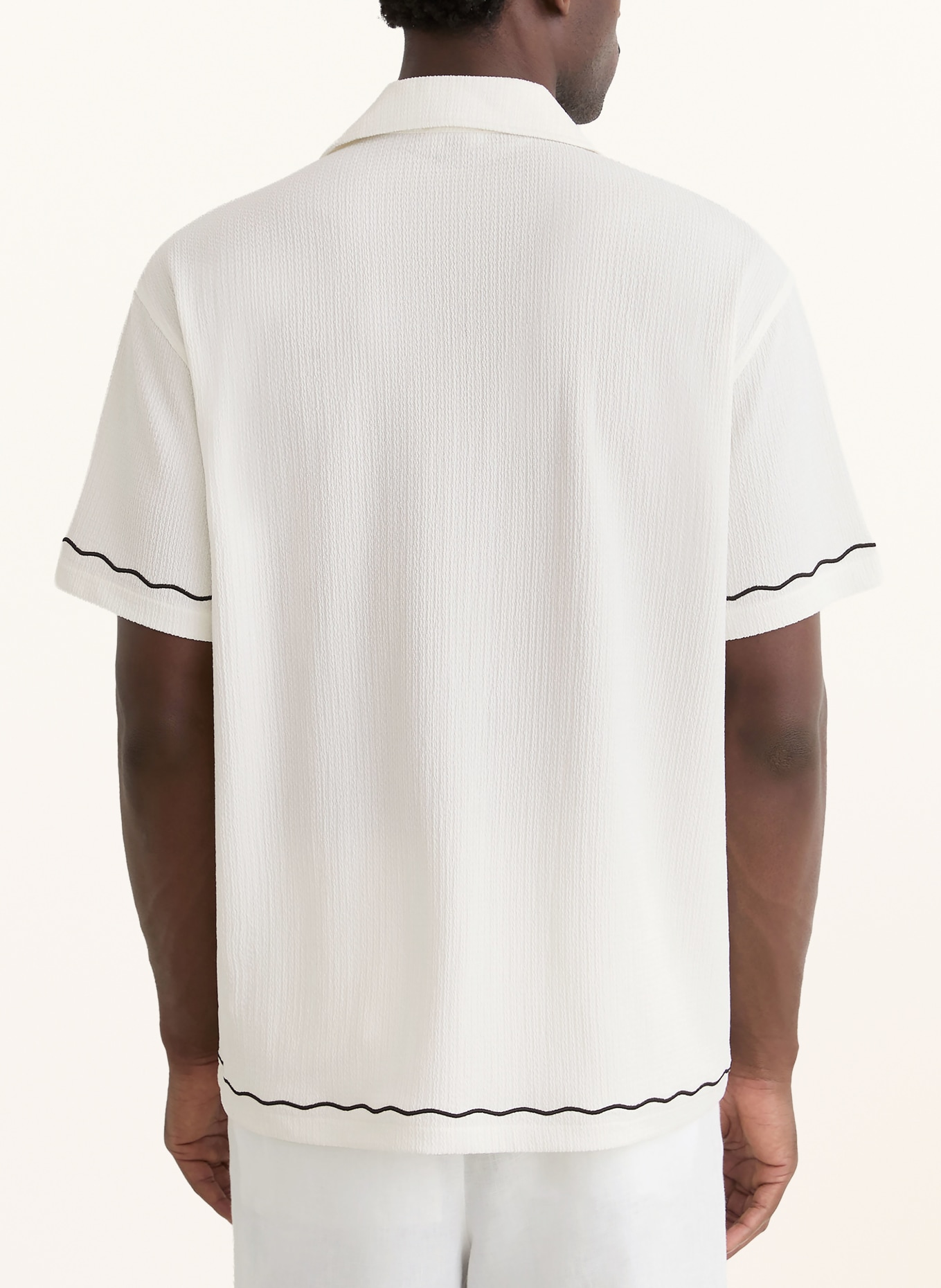 REISS Chemise de villégiature SOLANO Comfort Fit: BLANC / NOIR