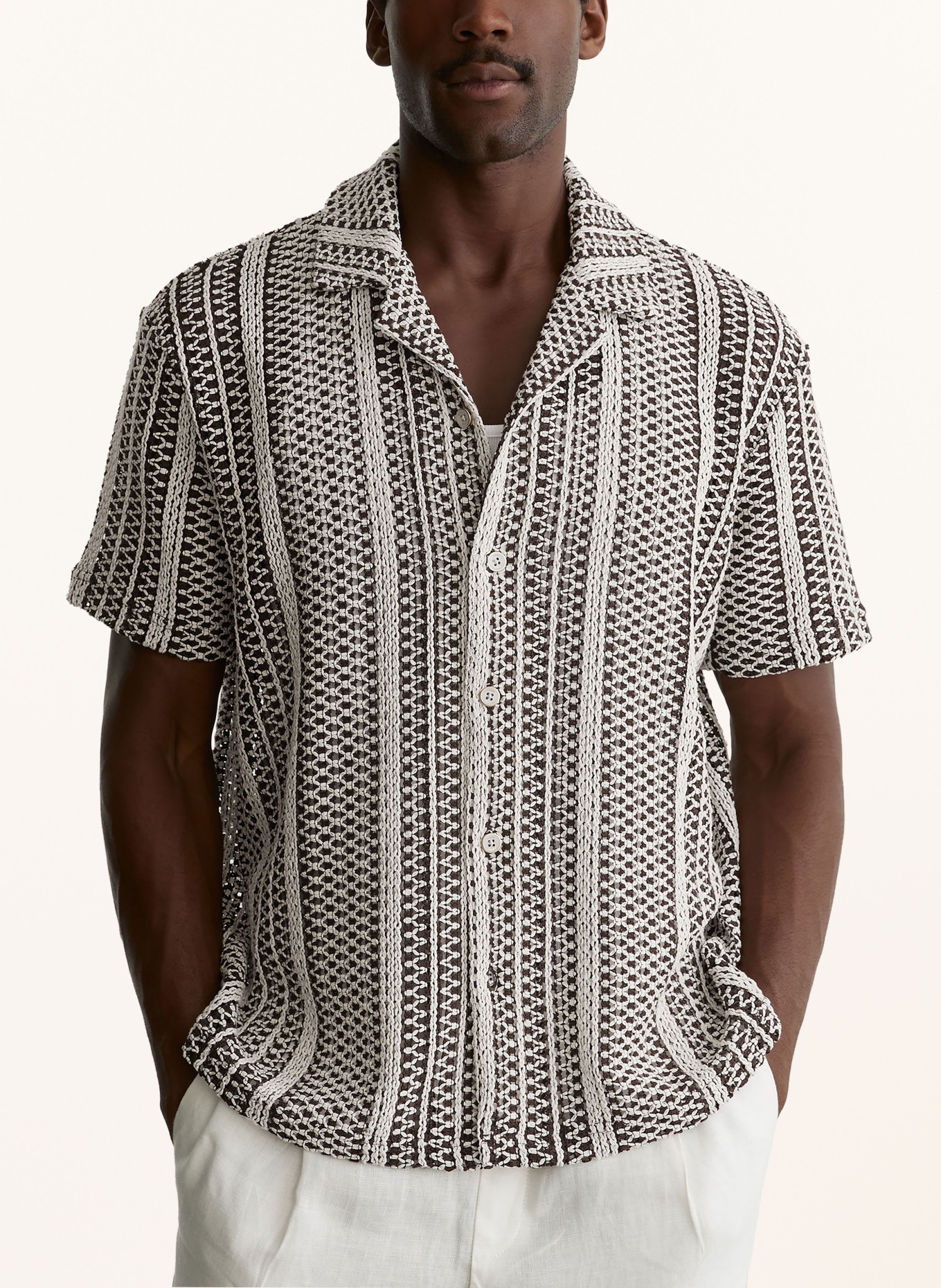 REISS Häkelhemd AETOS Comfort Fit: DUNKELBRAUN / WEISS