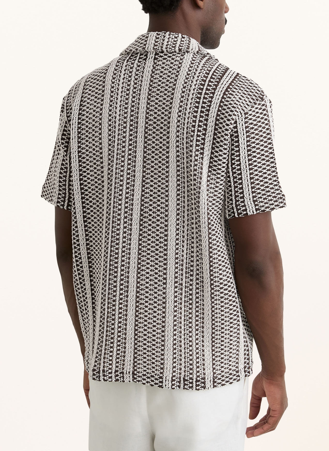 REISS Häkelhemd AETOS Comfort Fit: DUNKELBRAUN / WEISS