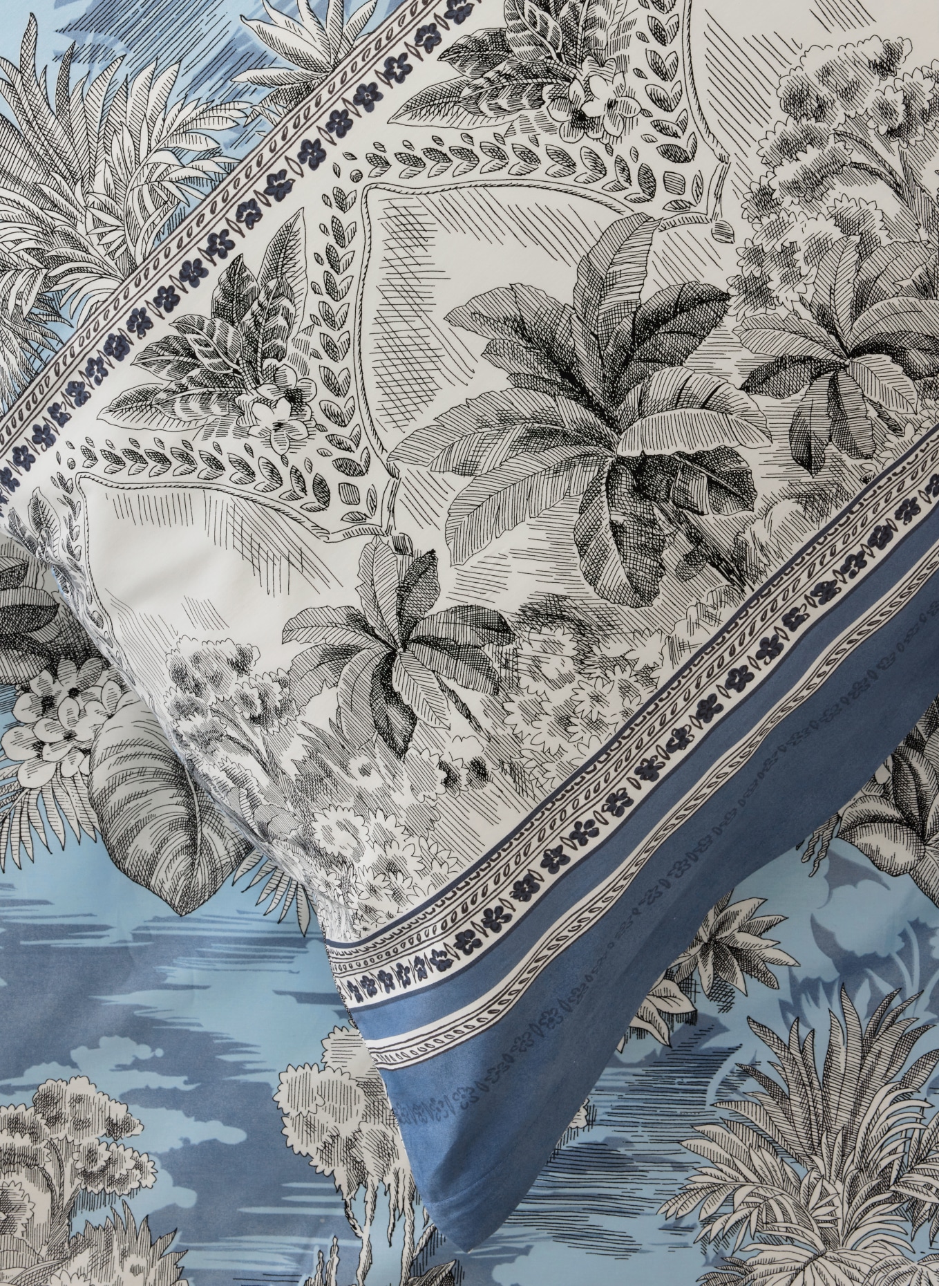 bassetti Linge de lit BOBOLI: BLEU CLAIR / BLANC / NOIR