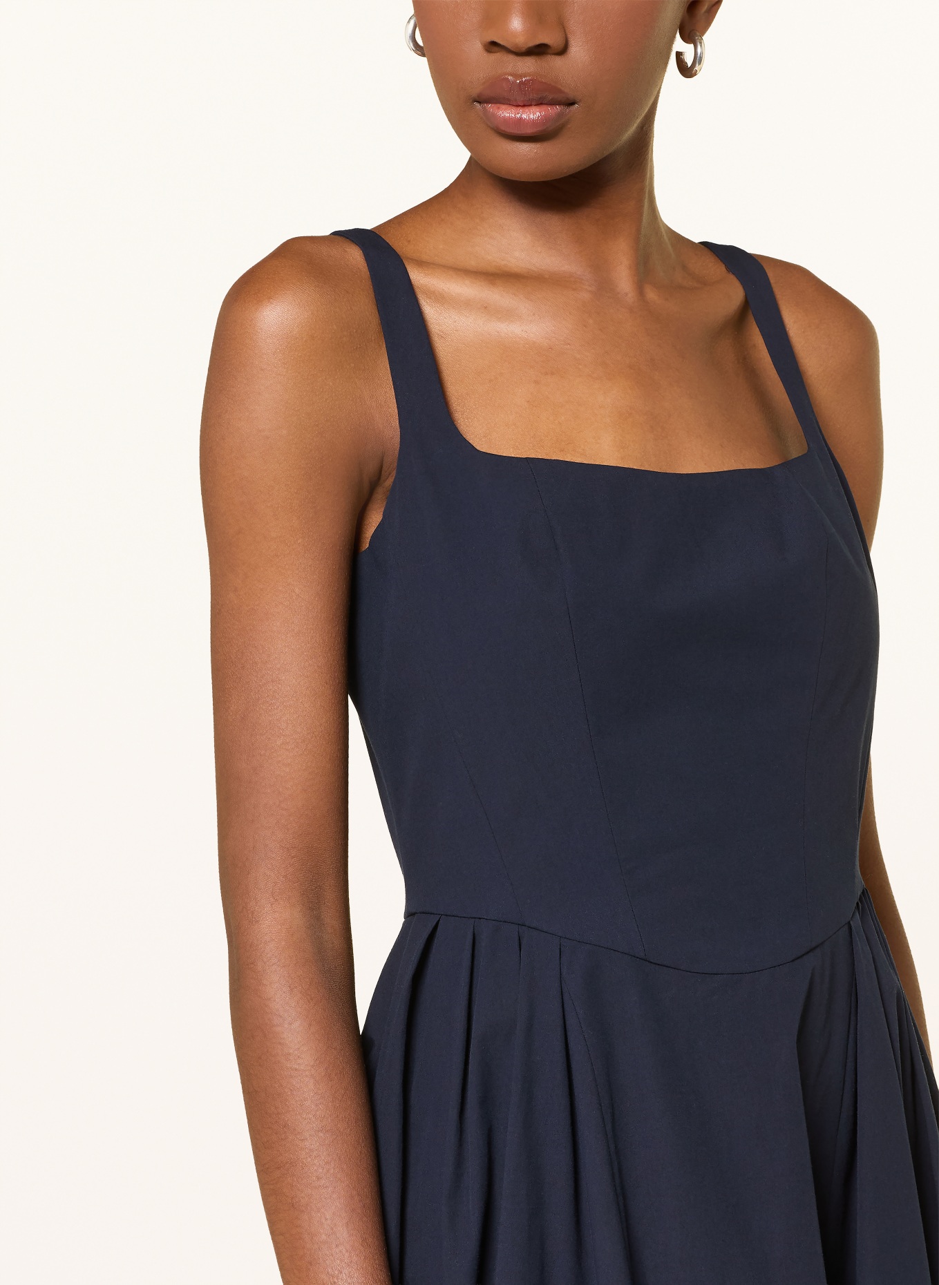 maje Kleid mit Schmucksteinen: DUNKELBLAU