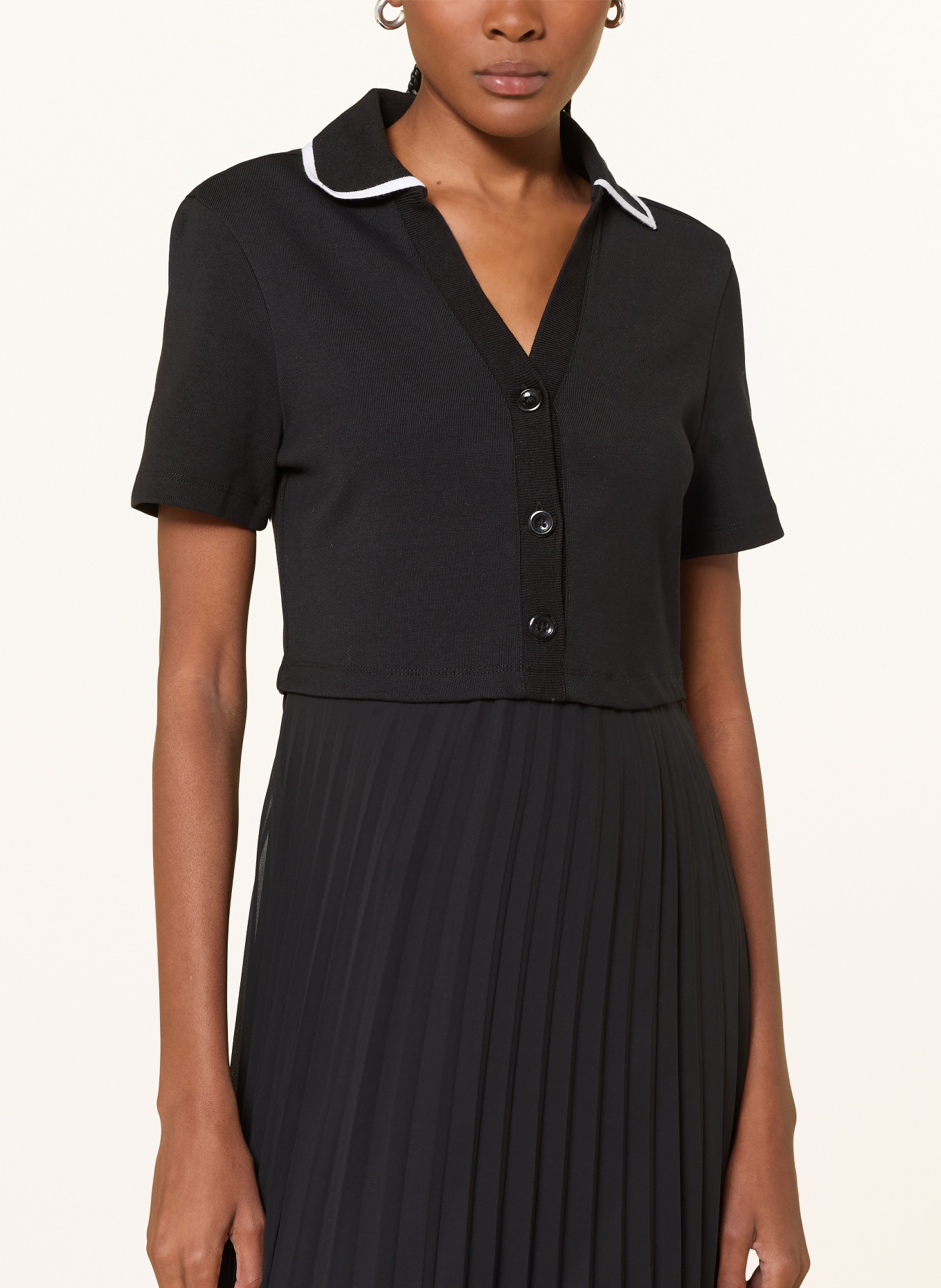 CLAUDIE PIERLOT Kleid im Materialmix mit Plissees: SCHWARZ / WEISS