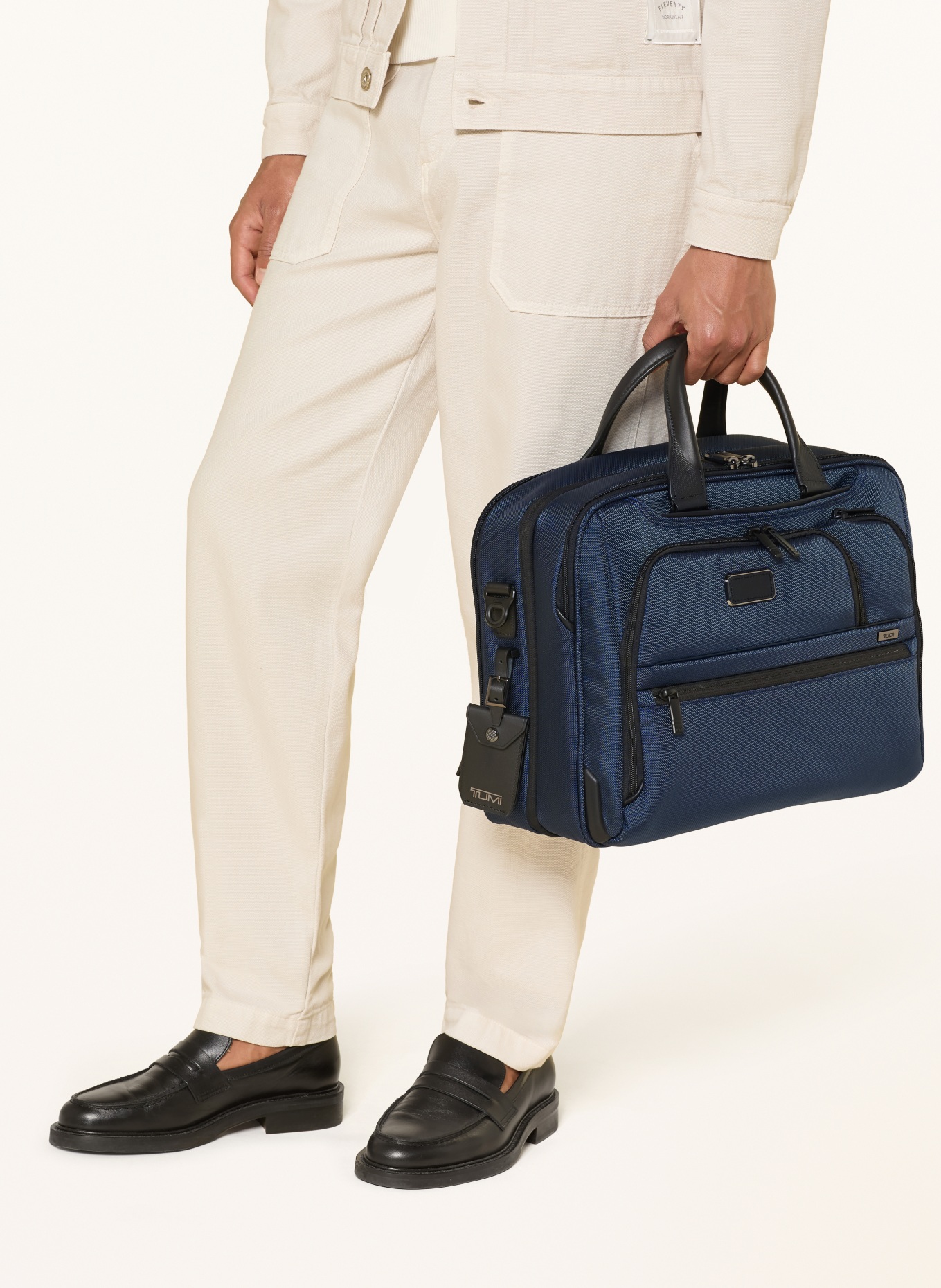 TUMI ALPHA Briefcase MEDIUM EXPANDABLE: DARK BLUE / SILVER