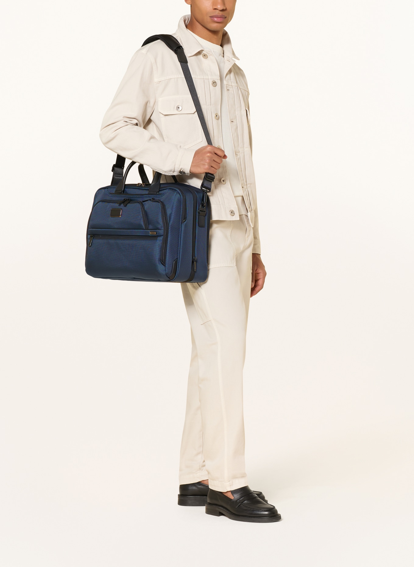 TUMI ALPHA Briefcase MEDIUM EXPANDABLE: DARK BLUE / SILVER