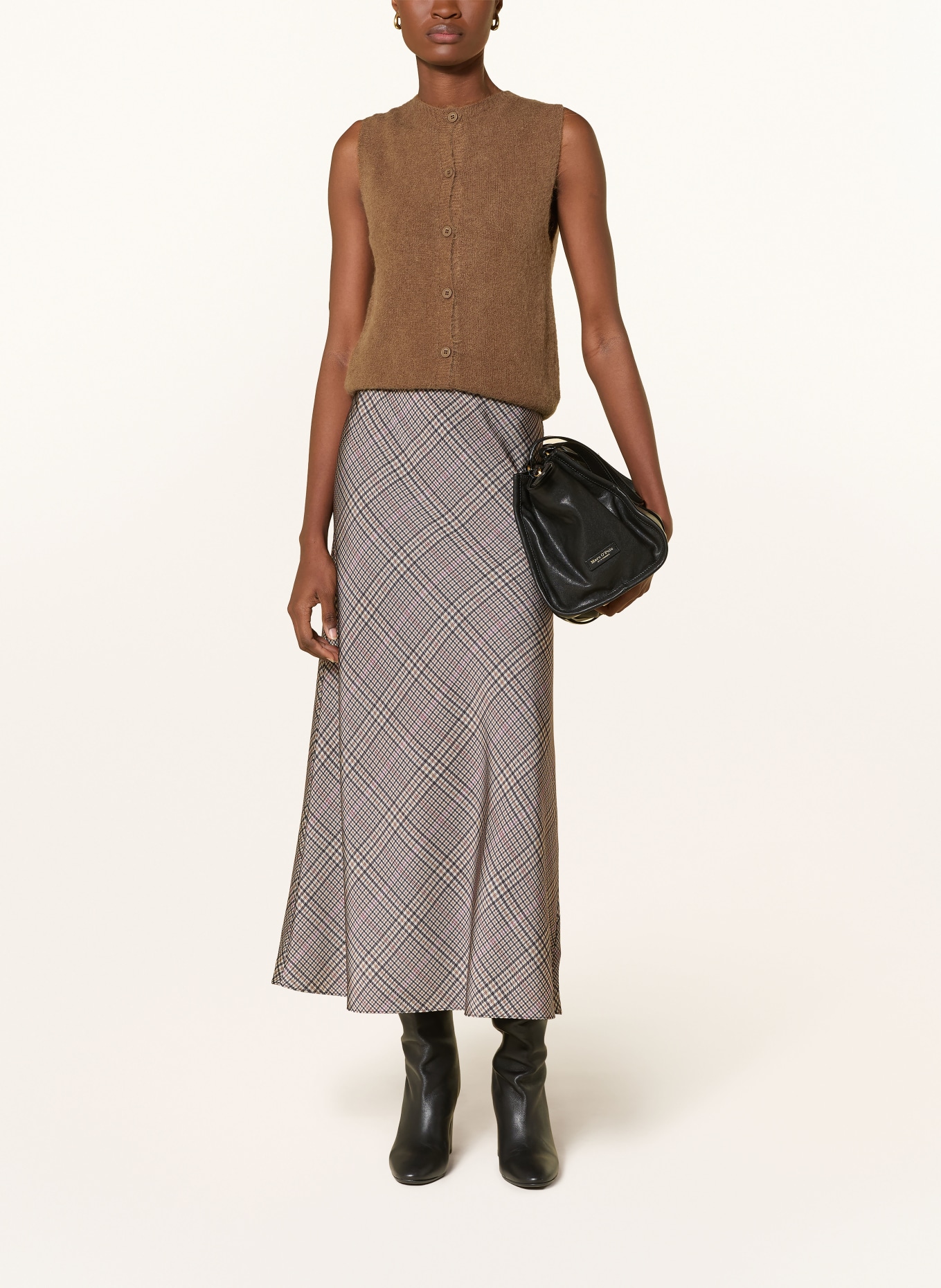 Rich & Royal Knit vest: COGNAC