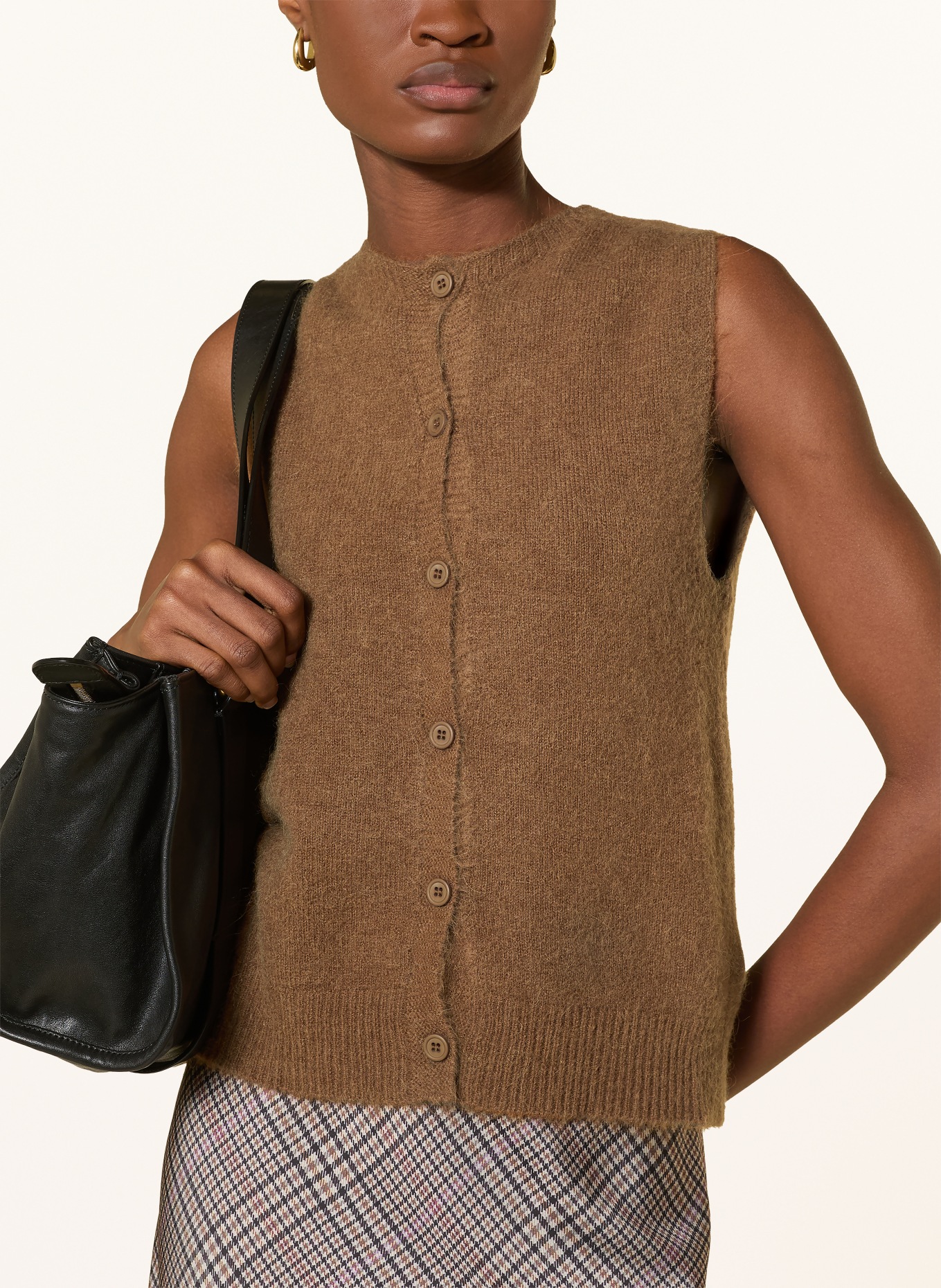 Rich & Royal Knit vest: COGNAC