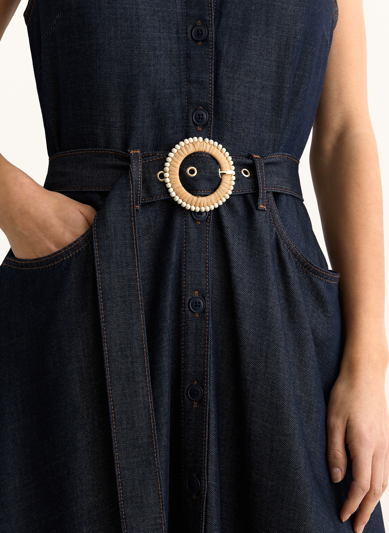 REISS Šaty REMI ve stylu džínov: TMAVĚ MODRÁ