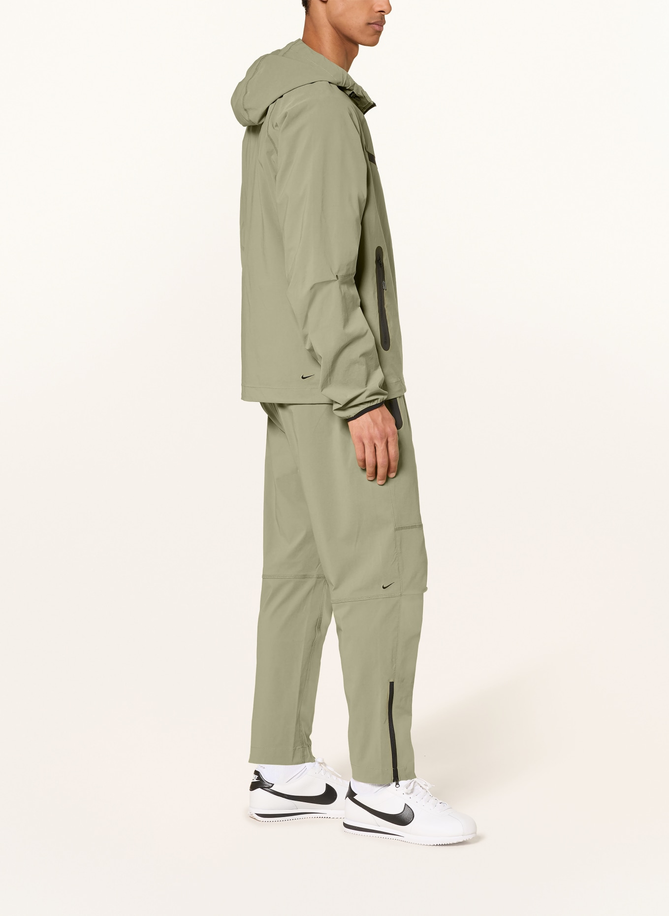 Nike Jacke TECH: OLIV / SCHWARZ