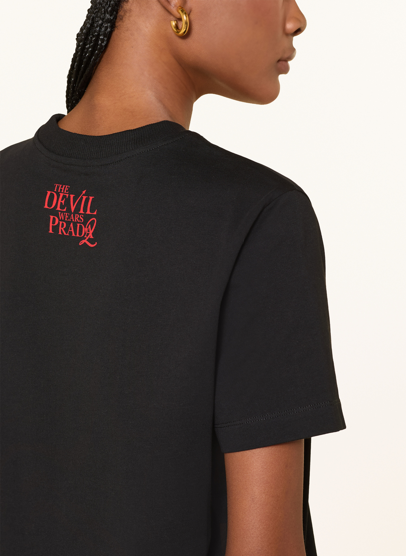 The Devil Wears Prada T-Shirt: SCHWARZ / ROT