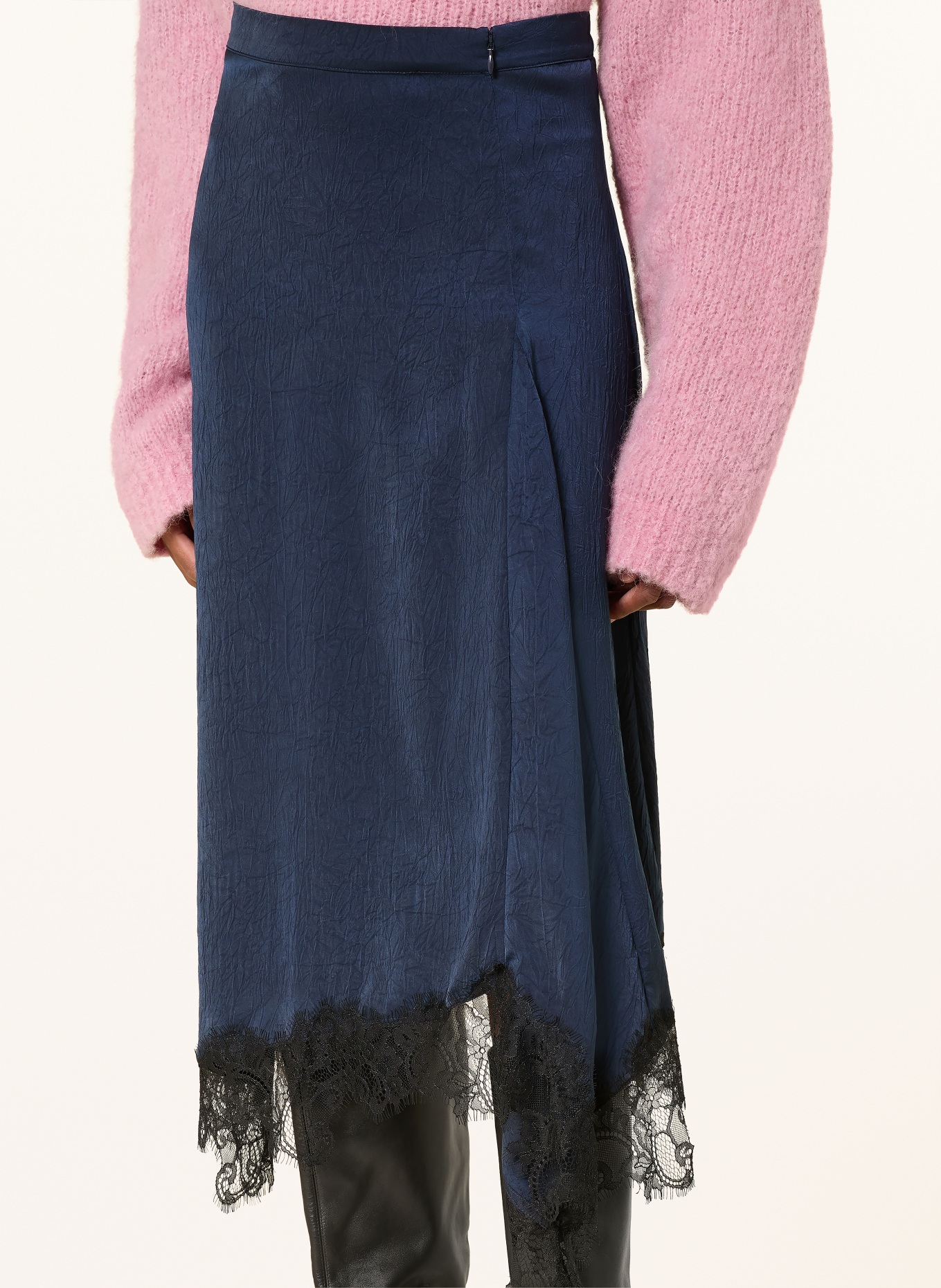 BAUM UND PFERDGARTEN SOPHIE satin skirt with lace: DARK BLUE / BLACK