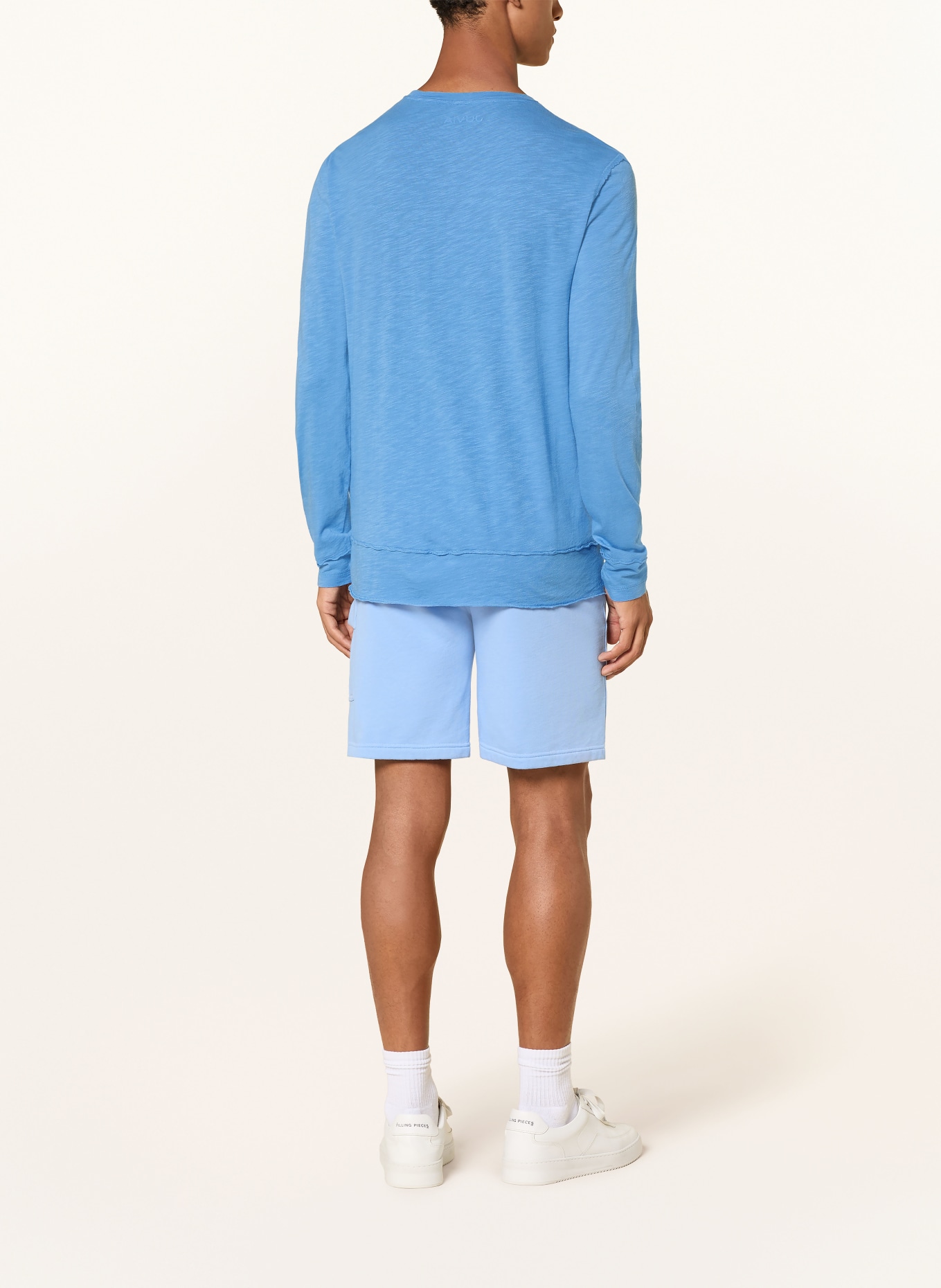 Juvia Longsleeve: LICHTBLAUW