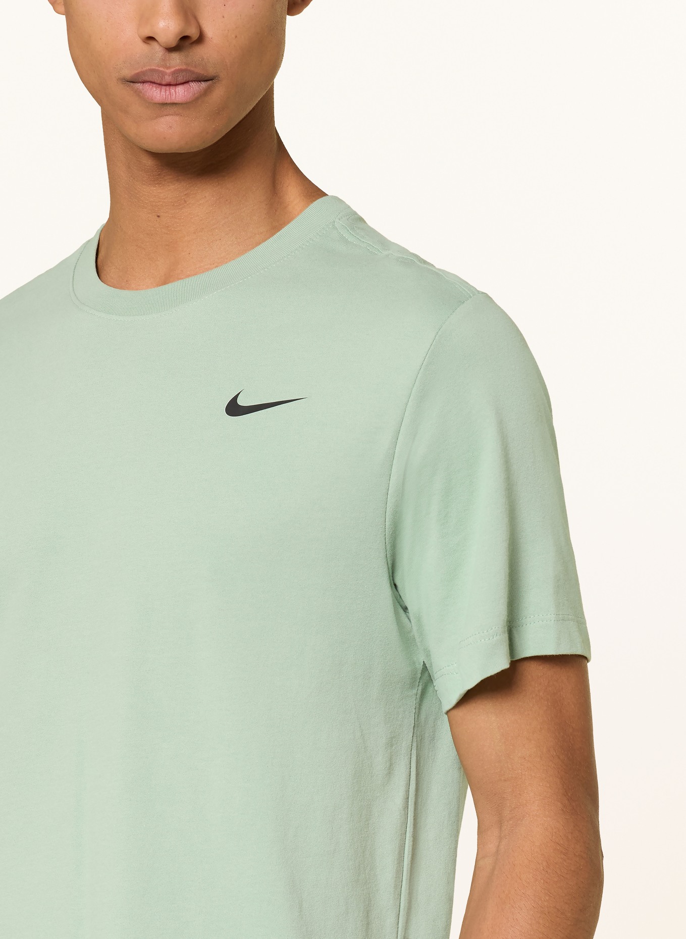 Nike T-shirt: LICHTGROEN