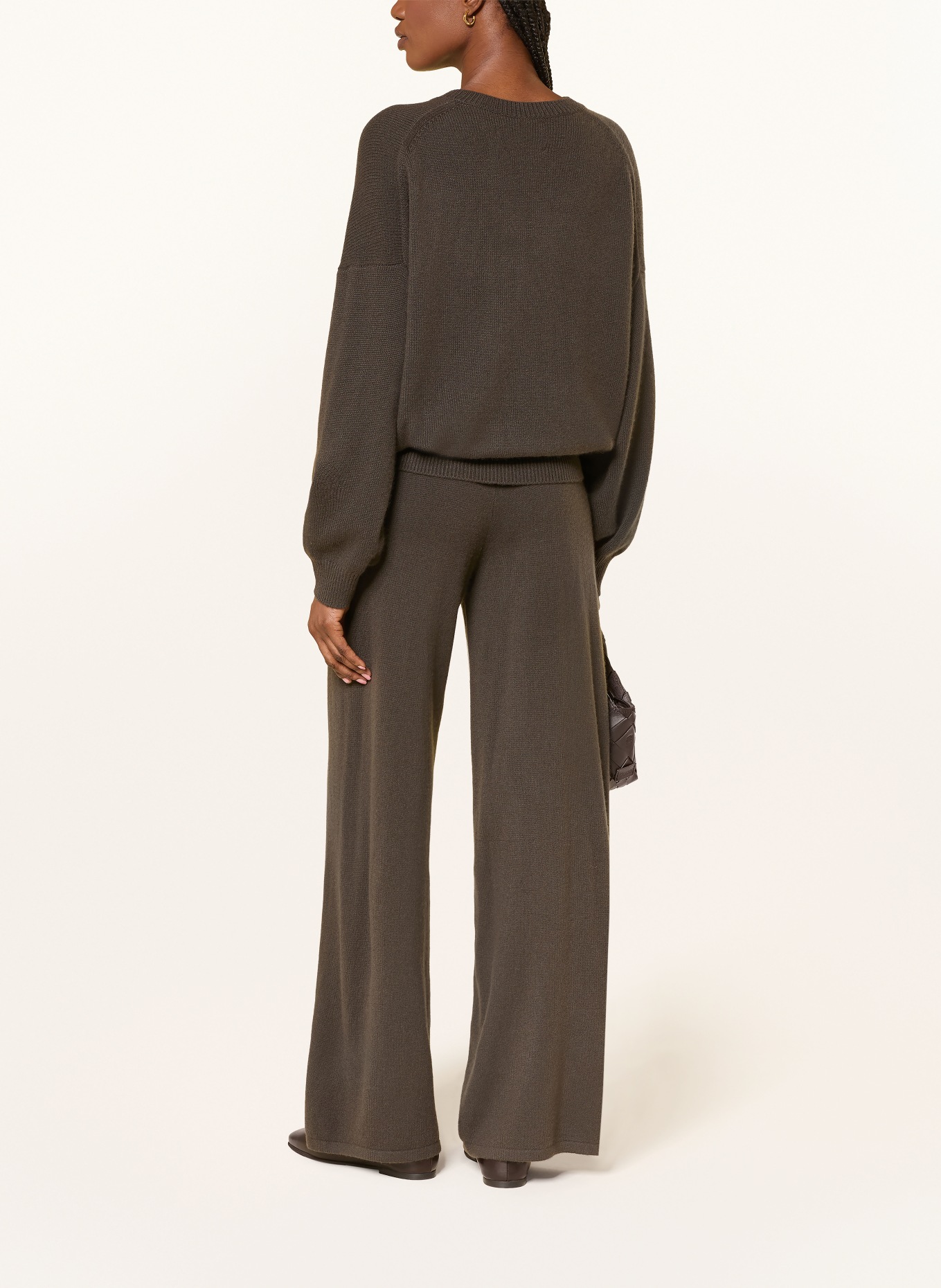 LISA YANG SOFI knit pants in jogging style made of cashmere: KHAKI